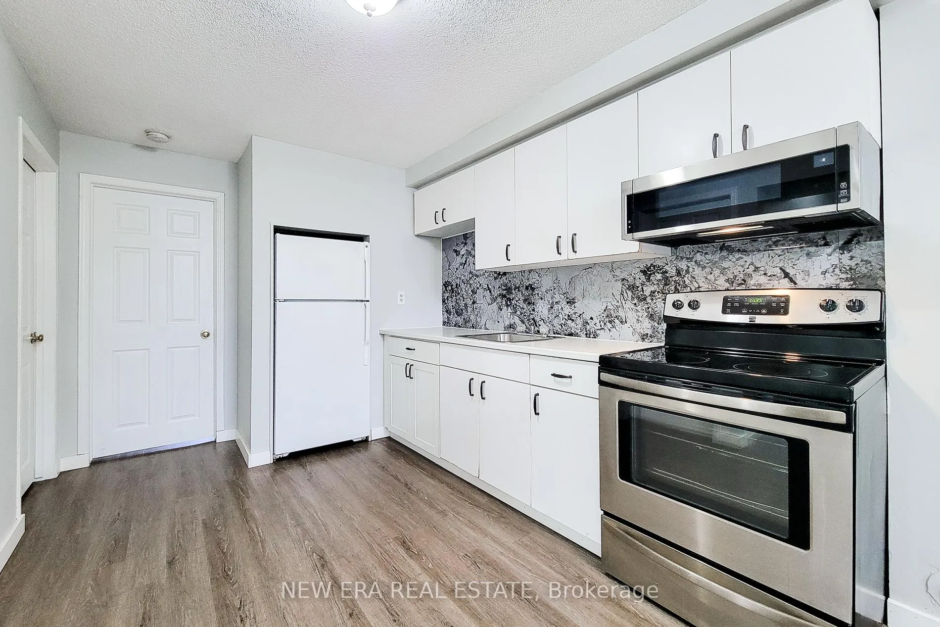 Photo 34 of 103 Vine Street, St. Catharines, E. Chester — HOMEH