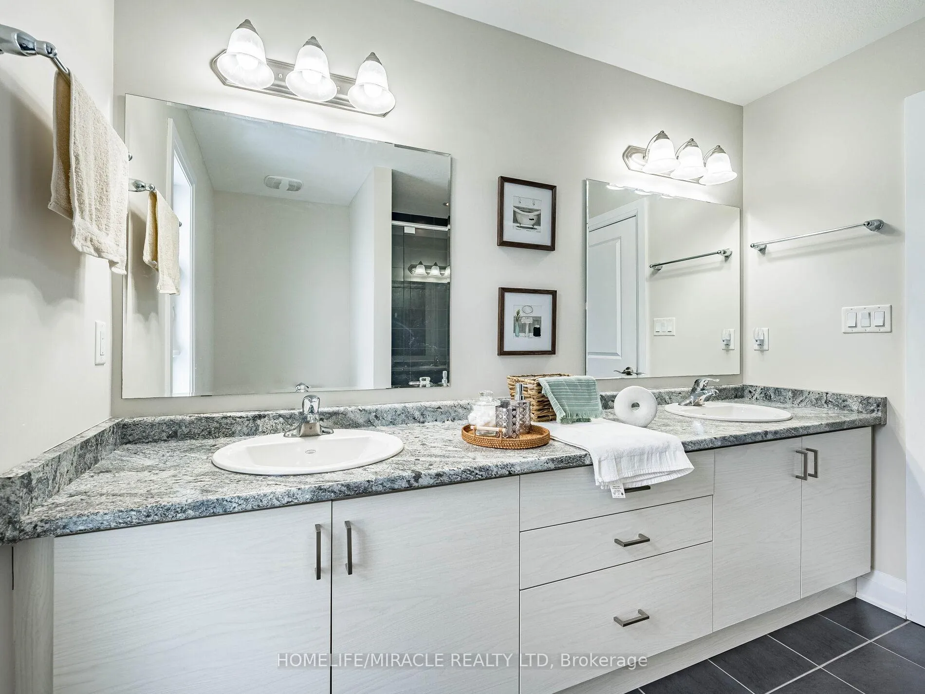 Photo 27 of 677 Thomas Slee Drive, Kitchener, Doon South — HOMEH