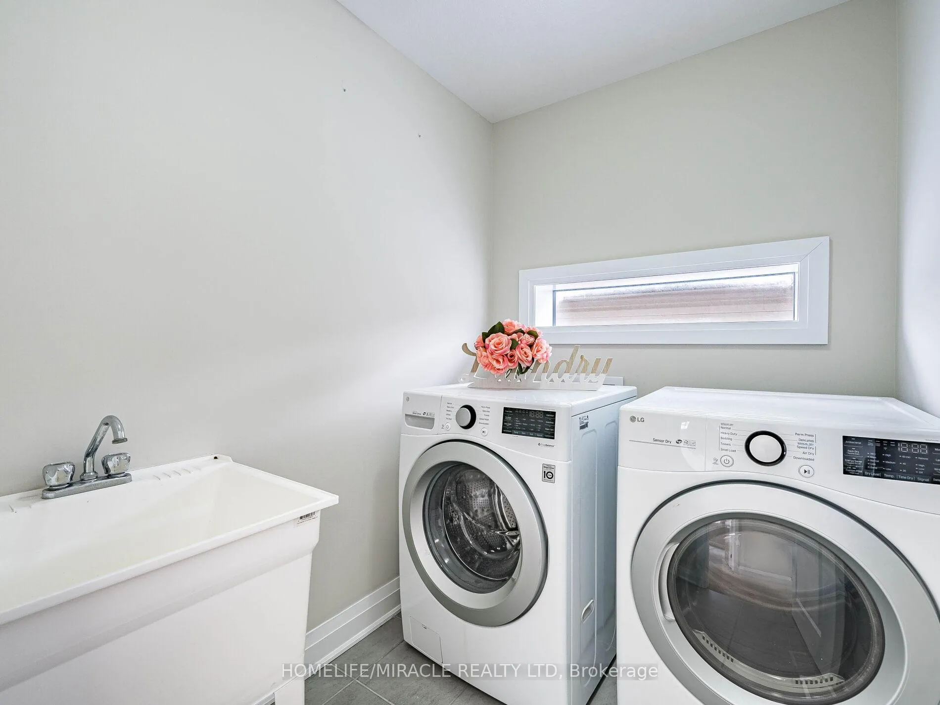 Photo 34 of 677 Thomas Slee Drive, Kitchener, Doon South — HOMEH