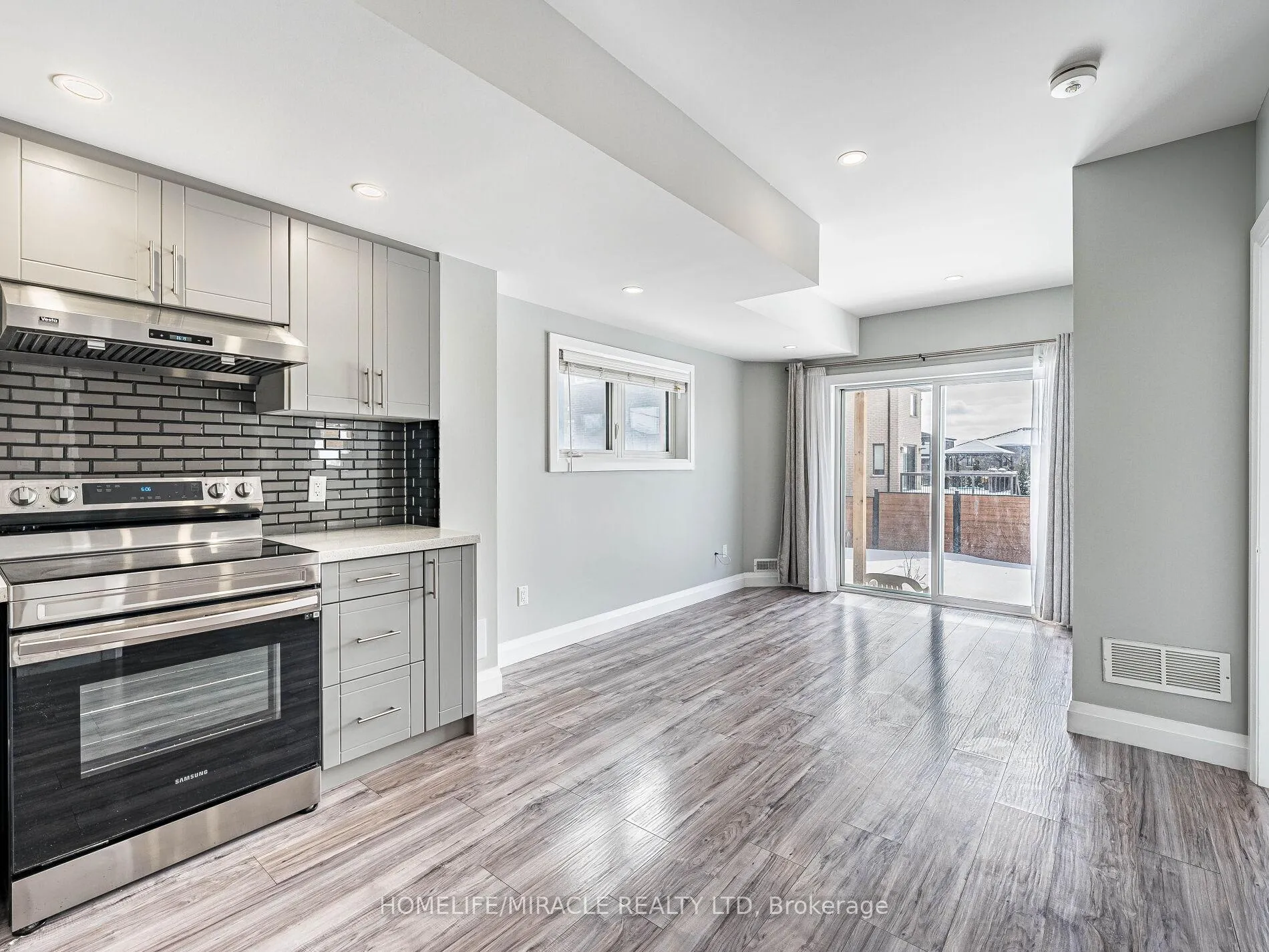 Photo 35 of 677 Thomas Slee Drive, Kitchener, Doon South — HOMEH