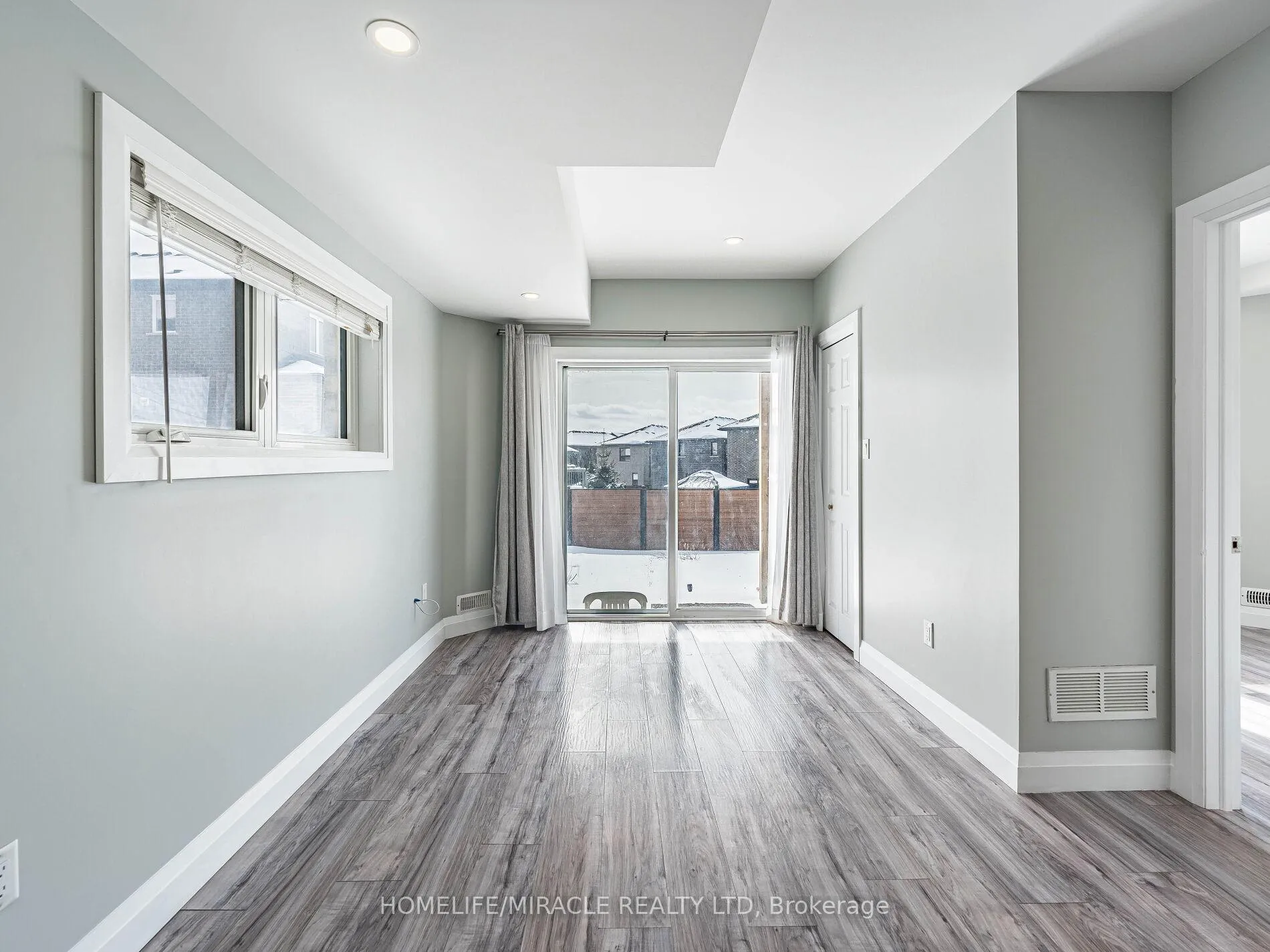 Photo 39 of 677 Thomas Slee Drive, Kitchener, Doon South — HOMEH