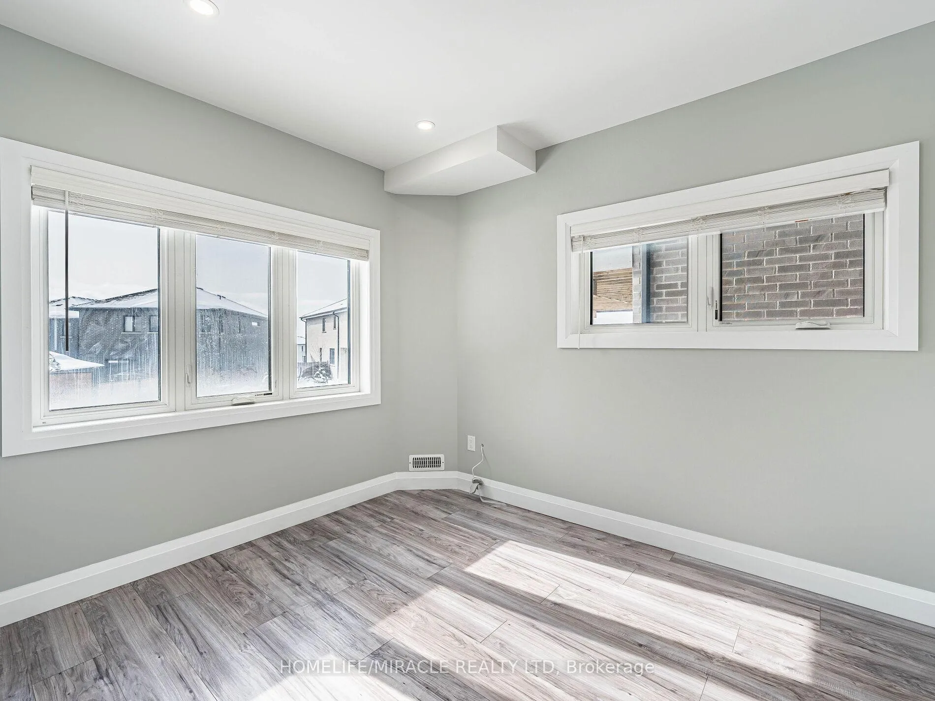 Photo 41 of 677 Thomas Slee Drive, Kitchener, Doon South — HOMEH