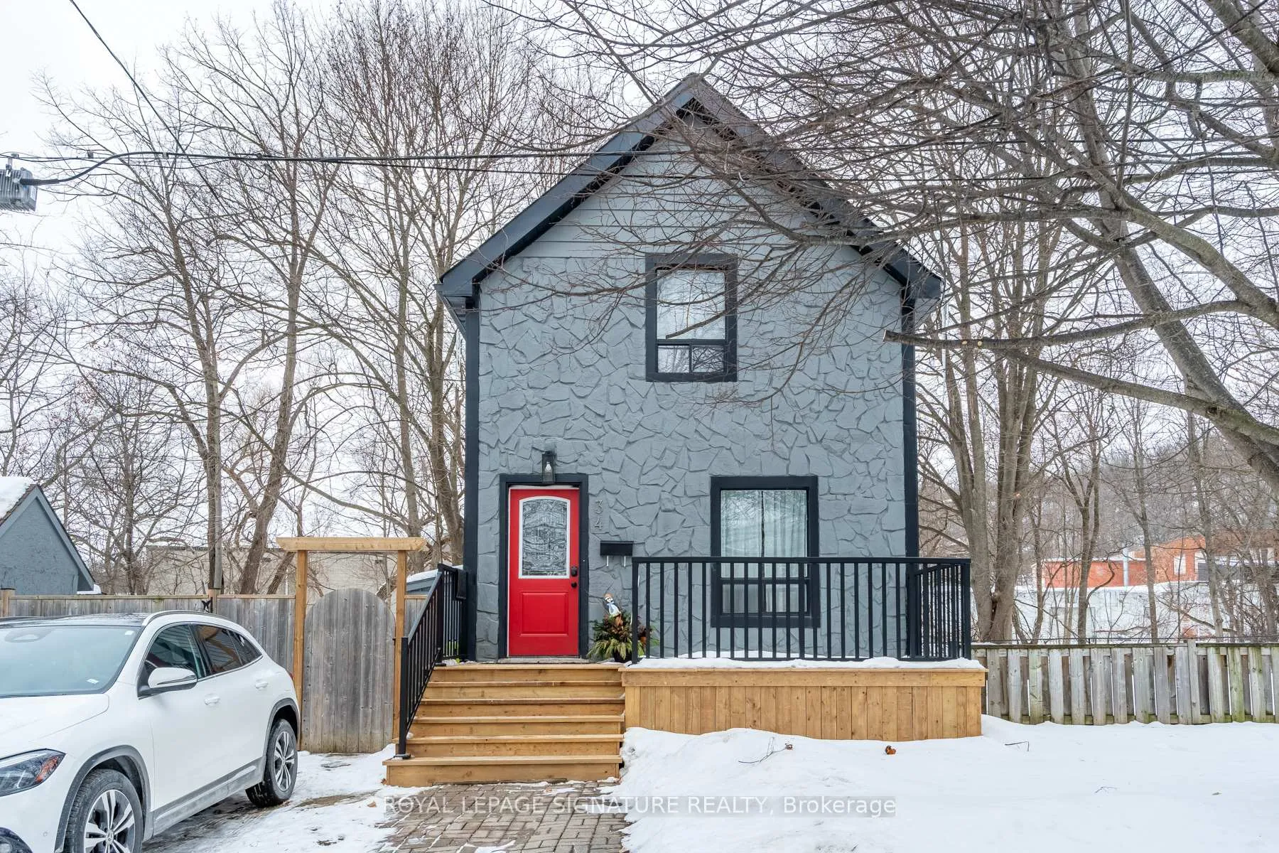 Photo 1 of 34 Bond Street S, Hamilton, Dundas — HOMEH