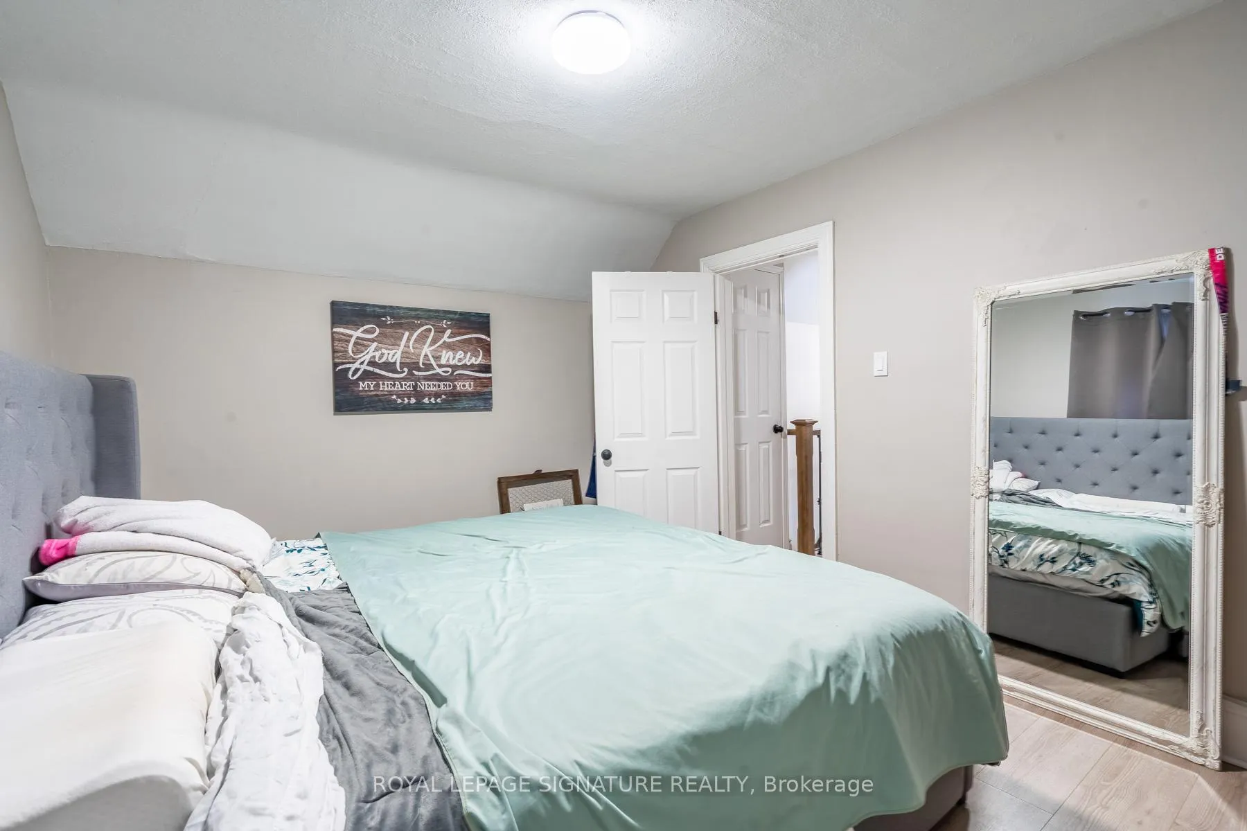Photo 20 of 34 Bond Street S, Hamilton, Dundas — HOMEH