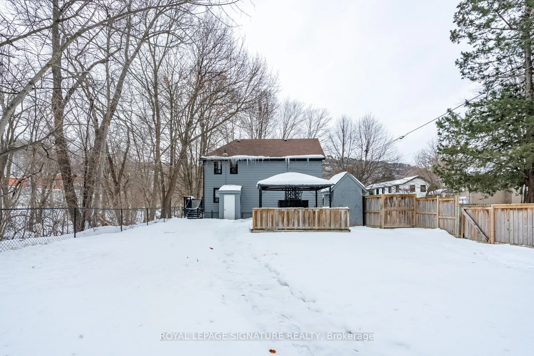 Photo 23 of 34 Bond Street S, Hamilton, Dundas — HOMEH