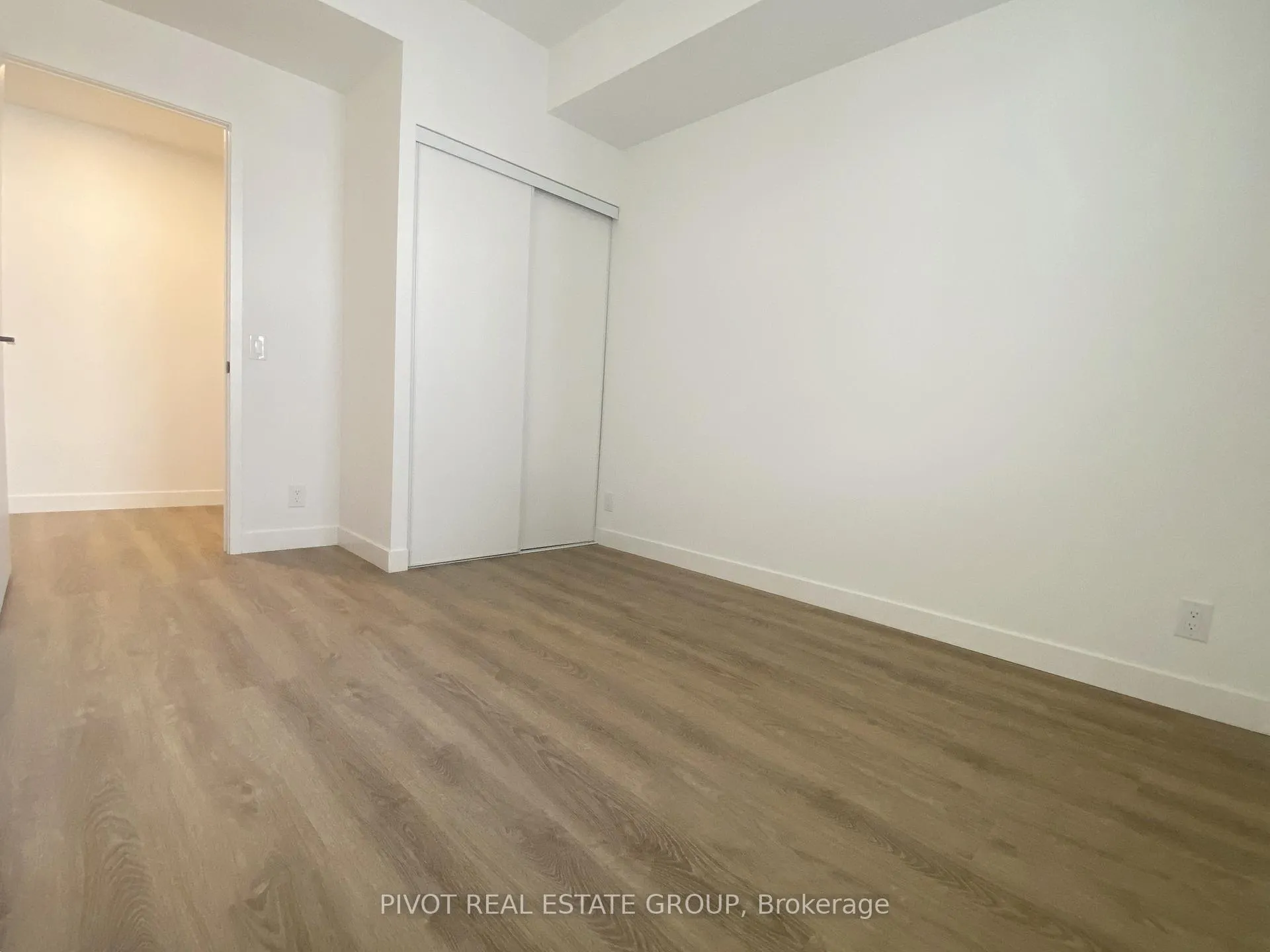 Photo 10 of Unit 921, 1050 Eastern Avenue, Toronto, The Beaches — HOMEH