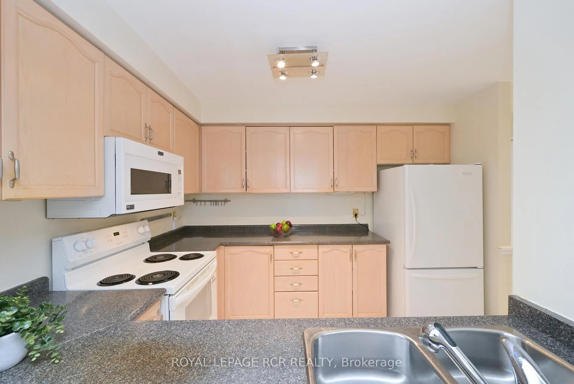 Photo 5 of Unit 15, 247 King Street N, New Tecumseth, Alliston — HOMEH