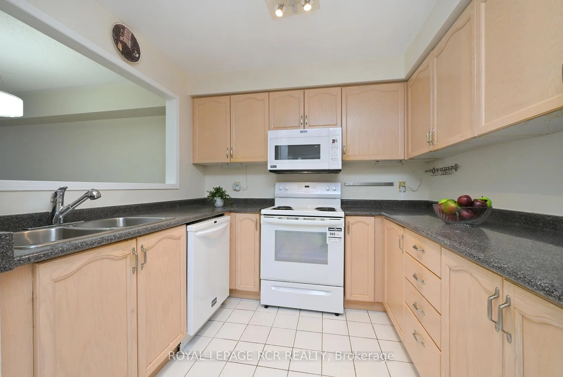 Photo 6 of Unit 15, 247 King Street N, New Tecumseth, Alliston — HOMEH