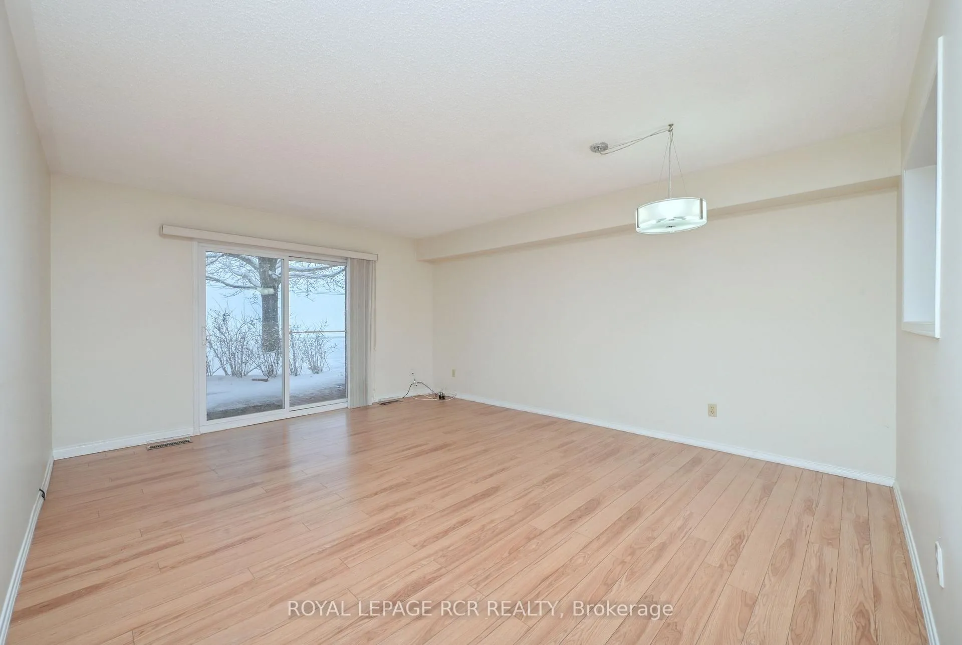 Photo 8 of Unit 15, 247 King Street N, New Tecumseth, Alliston — HOMEH