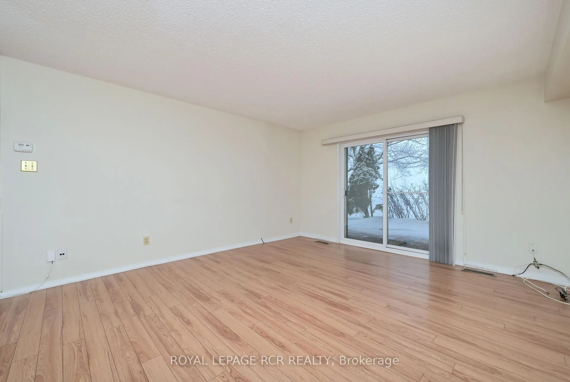 Photo 10 of Unit 15, 247 King Street N, New Tecumseth, Alliston — HOMEH