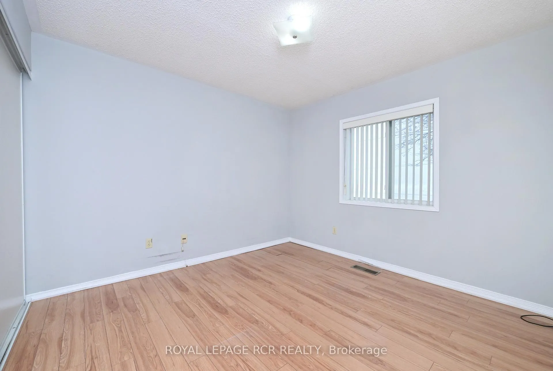 Photo 13 of Unit 15, 247 King Street N, New Tecumseth, Alliston — HOMEH