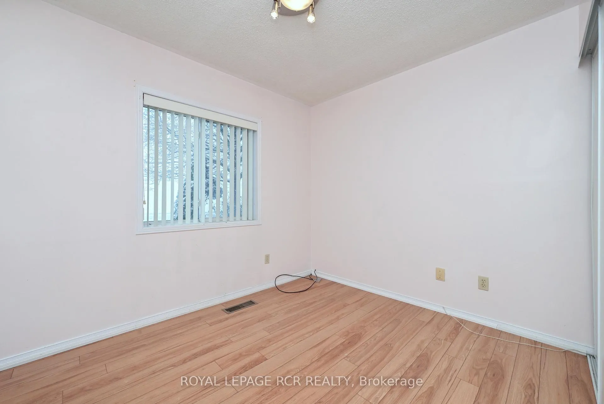 Photo 16 of Unit 15, 247 King Street N, New Tecumseth, Alliston — HOMEH
