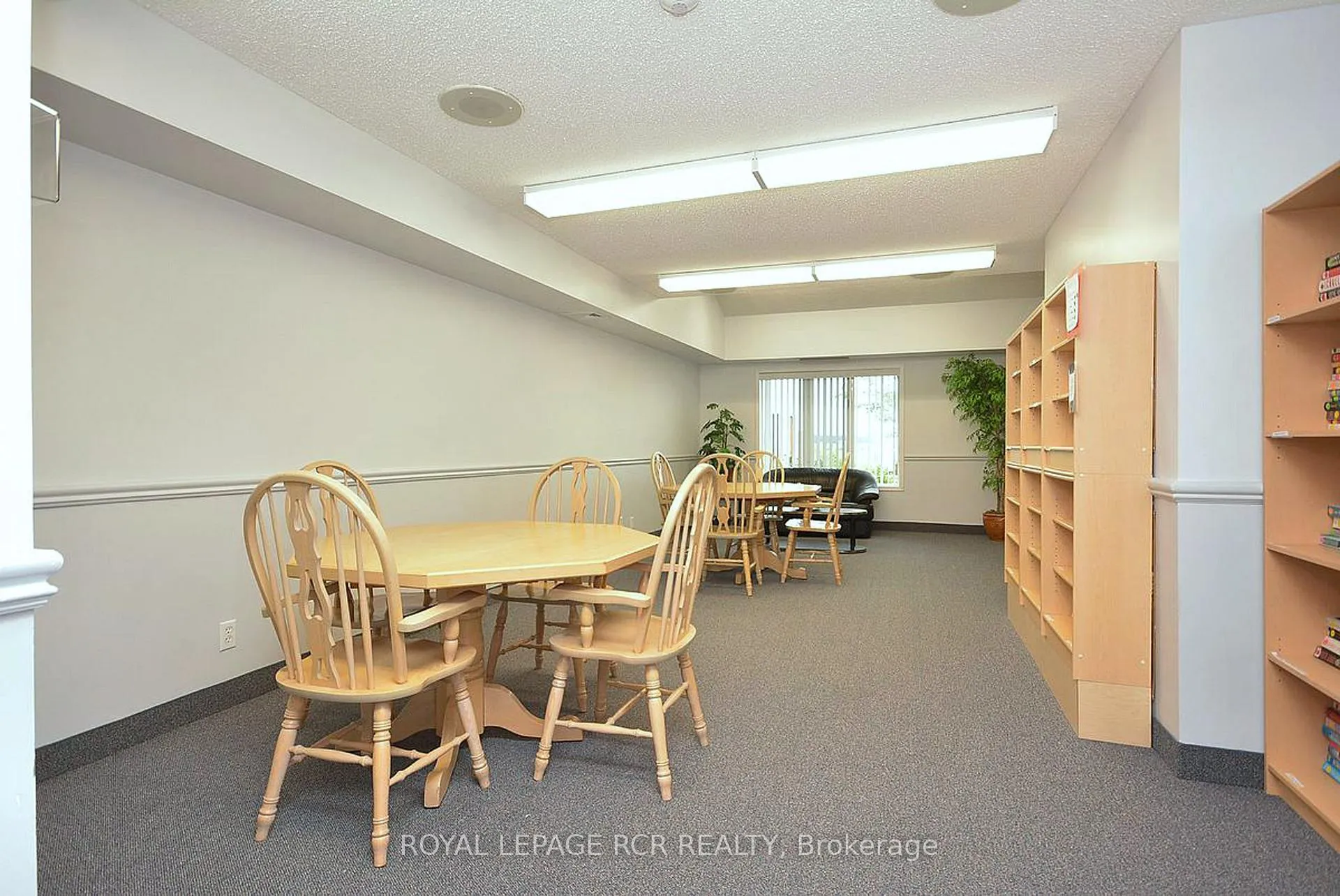 Photo 25 of Unit 15, 247 King Street N, New Tecumseth, Alliston — HOMEH