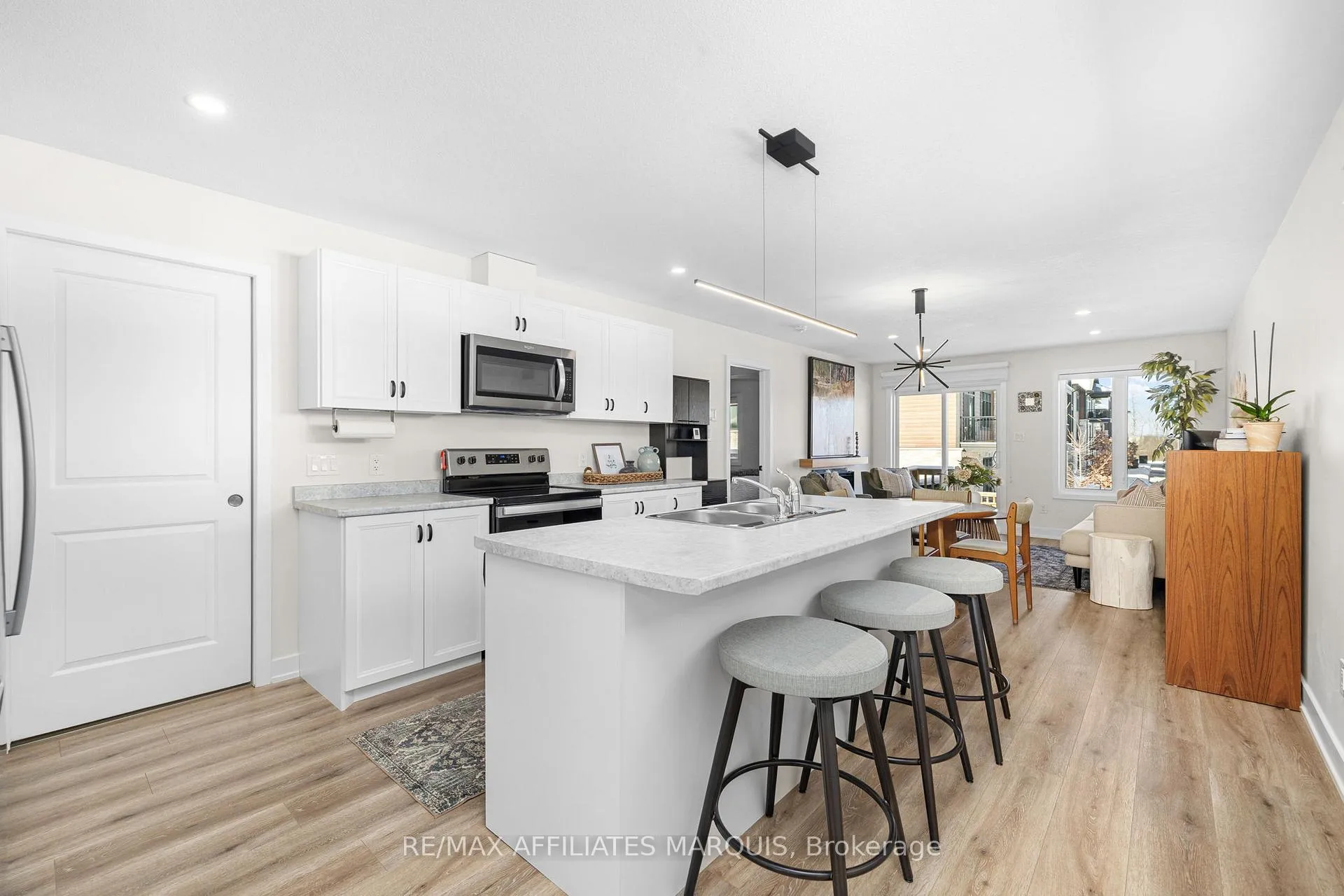 Photo 10 of 182 Ferrara Drive, Smiths Falls — HOMEH