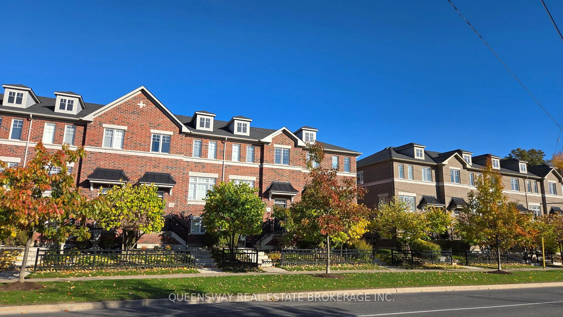 Photo 3 of 70 Streathern Way, Clarington, Bowmanville — HOMEH