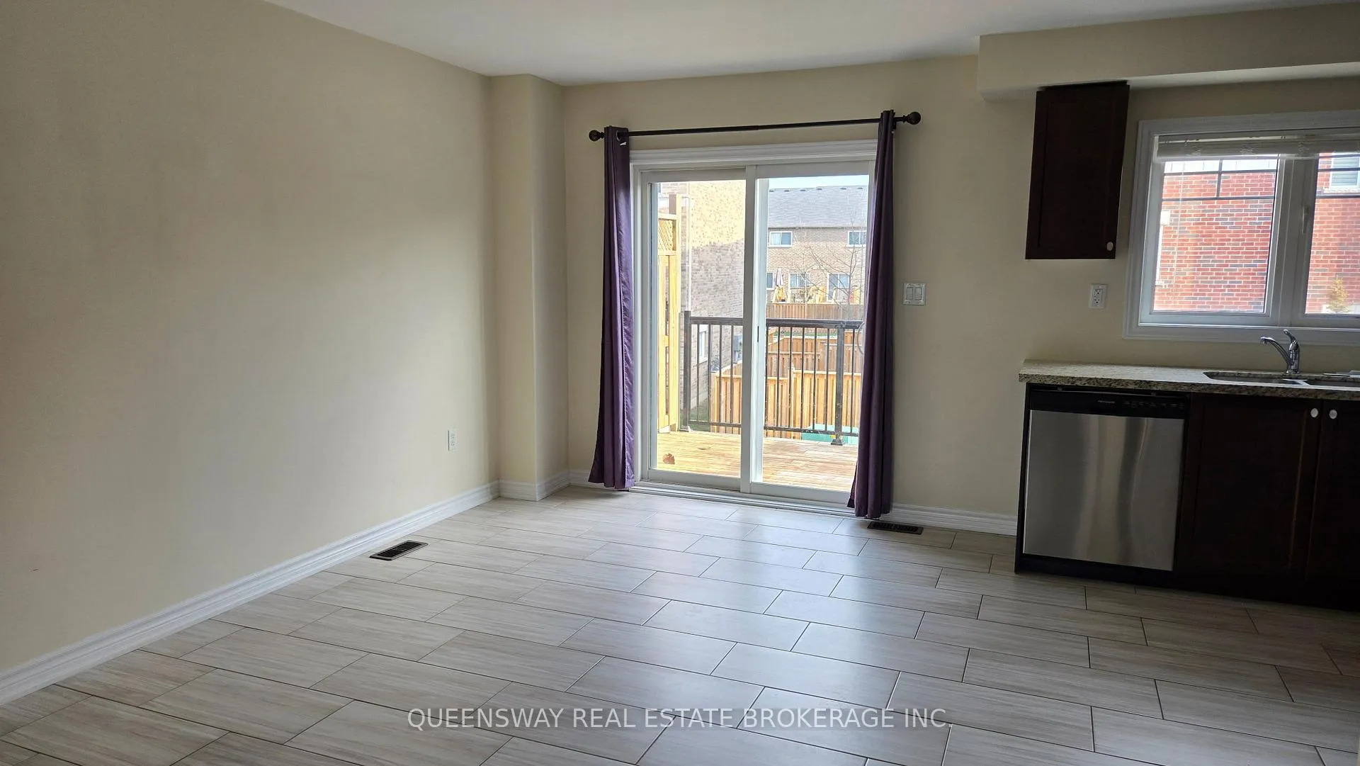 Photo 8 of 70 Streathern Way, Clarington, Bowmanville — HOMEH