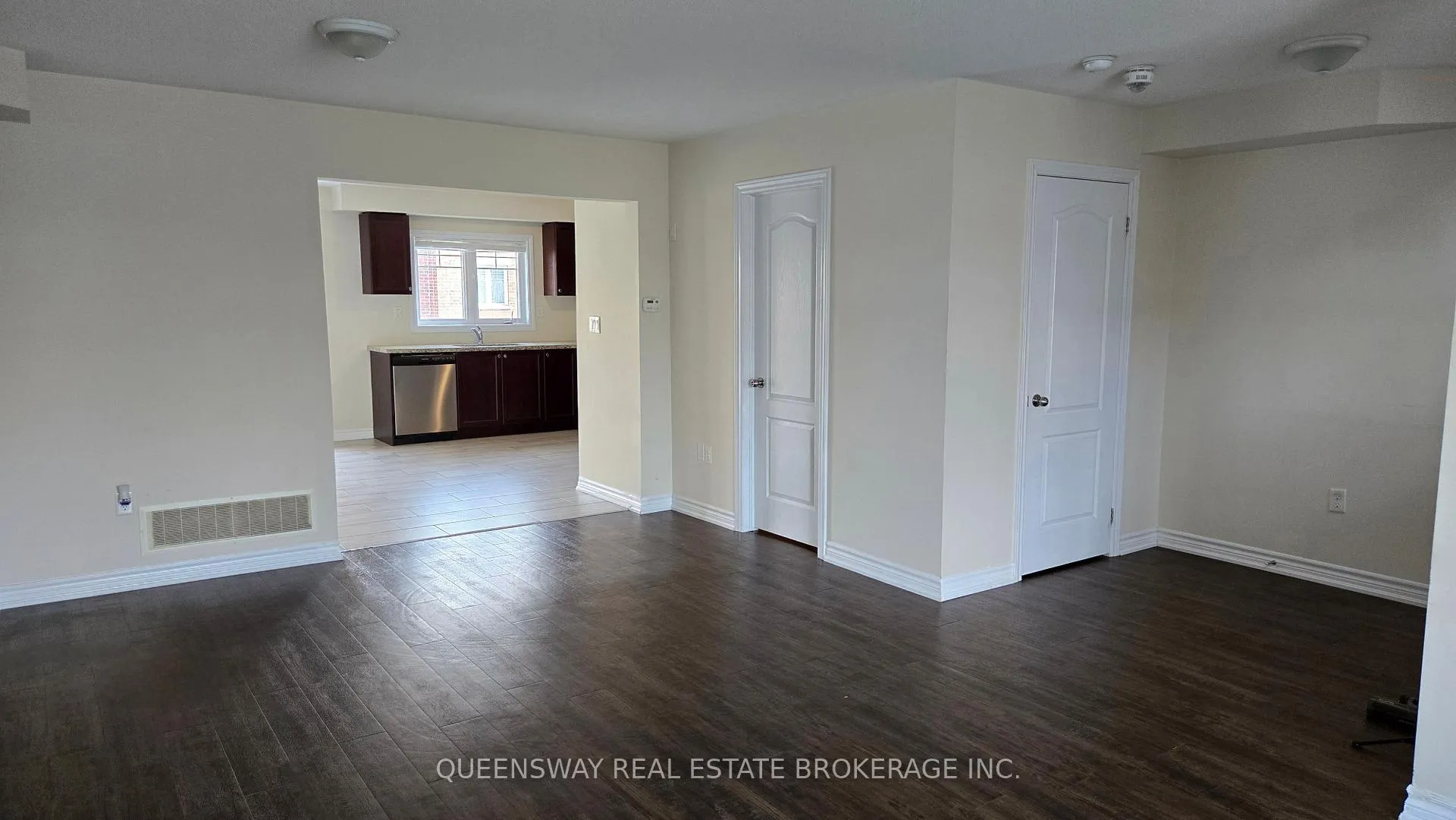 Photo 13 of 70 Streathern Way, Clarington, Bowmanville — HOMEH