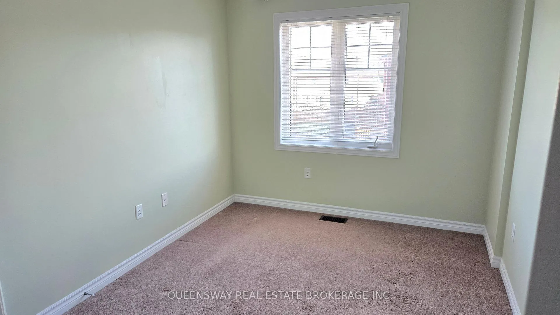 Photo 24 of 70 Streathern Way, Clarington, Bowmanville — HOMEH