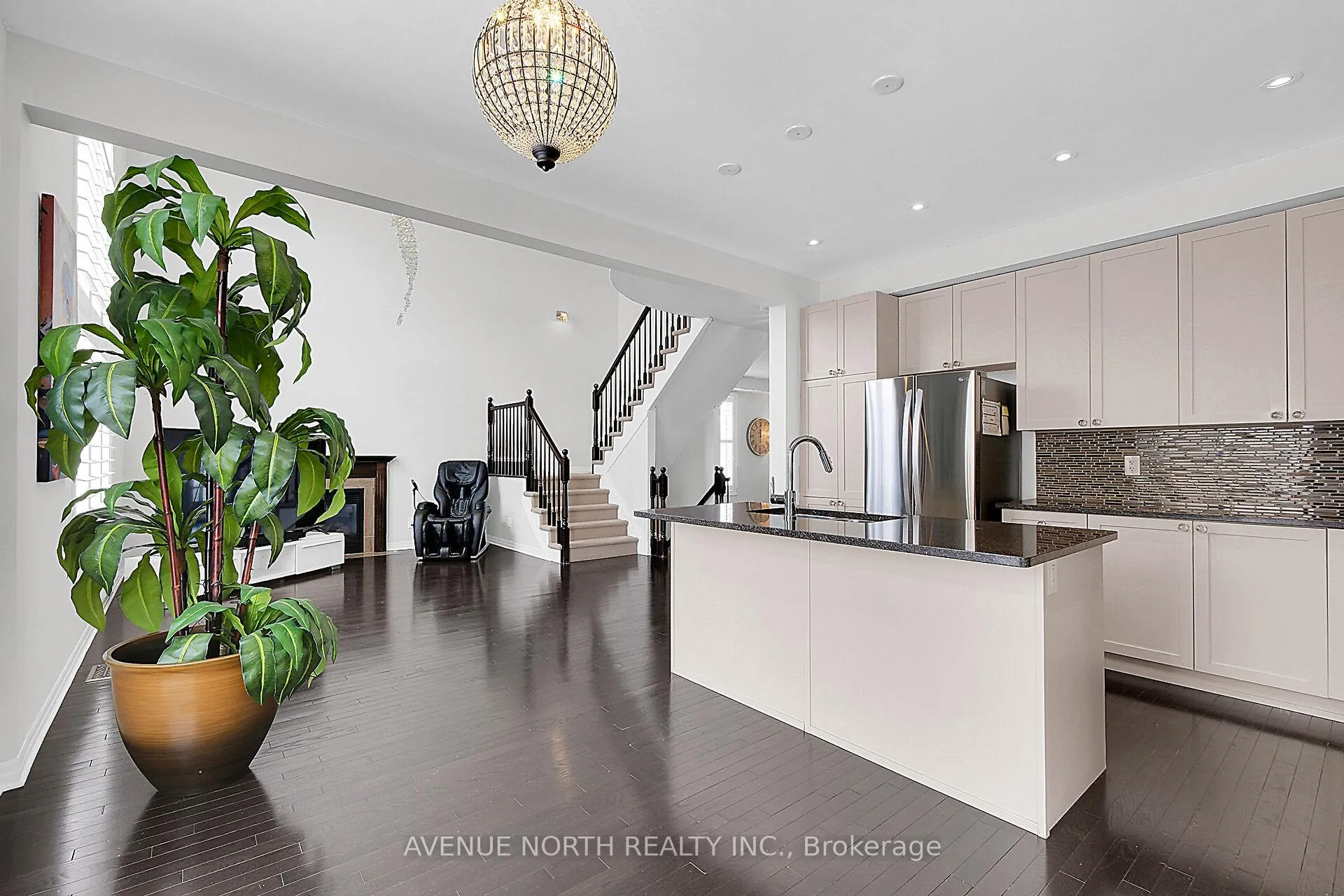 Photo 14 of 429 Dovehaven Street, Ottawa, Mer Bleue/Bradley Estates/Anderson Park — HOMEH
