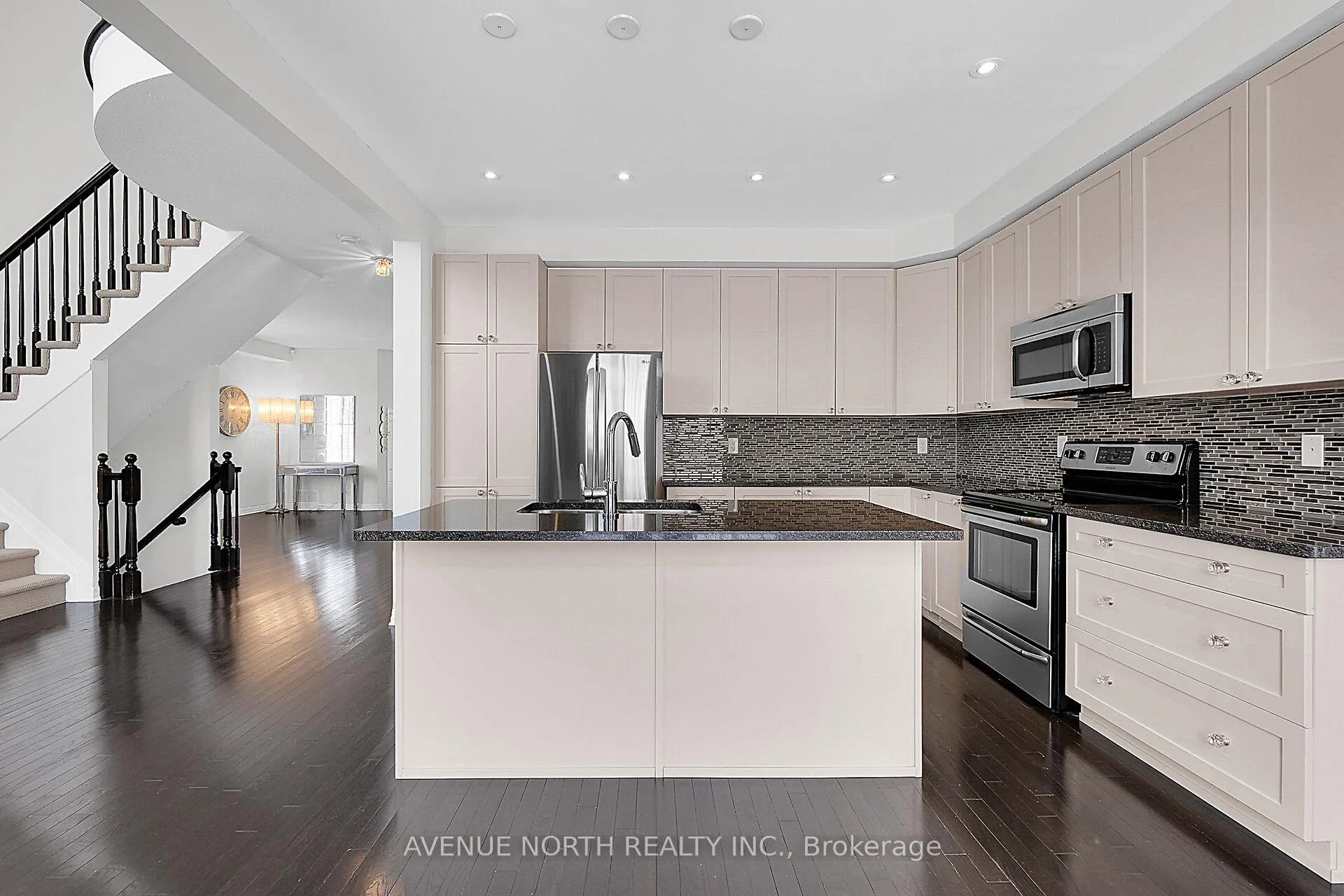 Photo 15 of 429 Dovehaven Street, Ottawa, Mer Bleue/Bradley Estates/Anderson Park — HOMEH