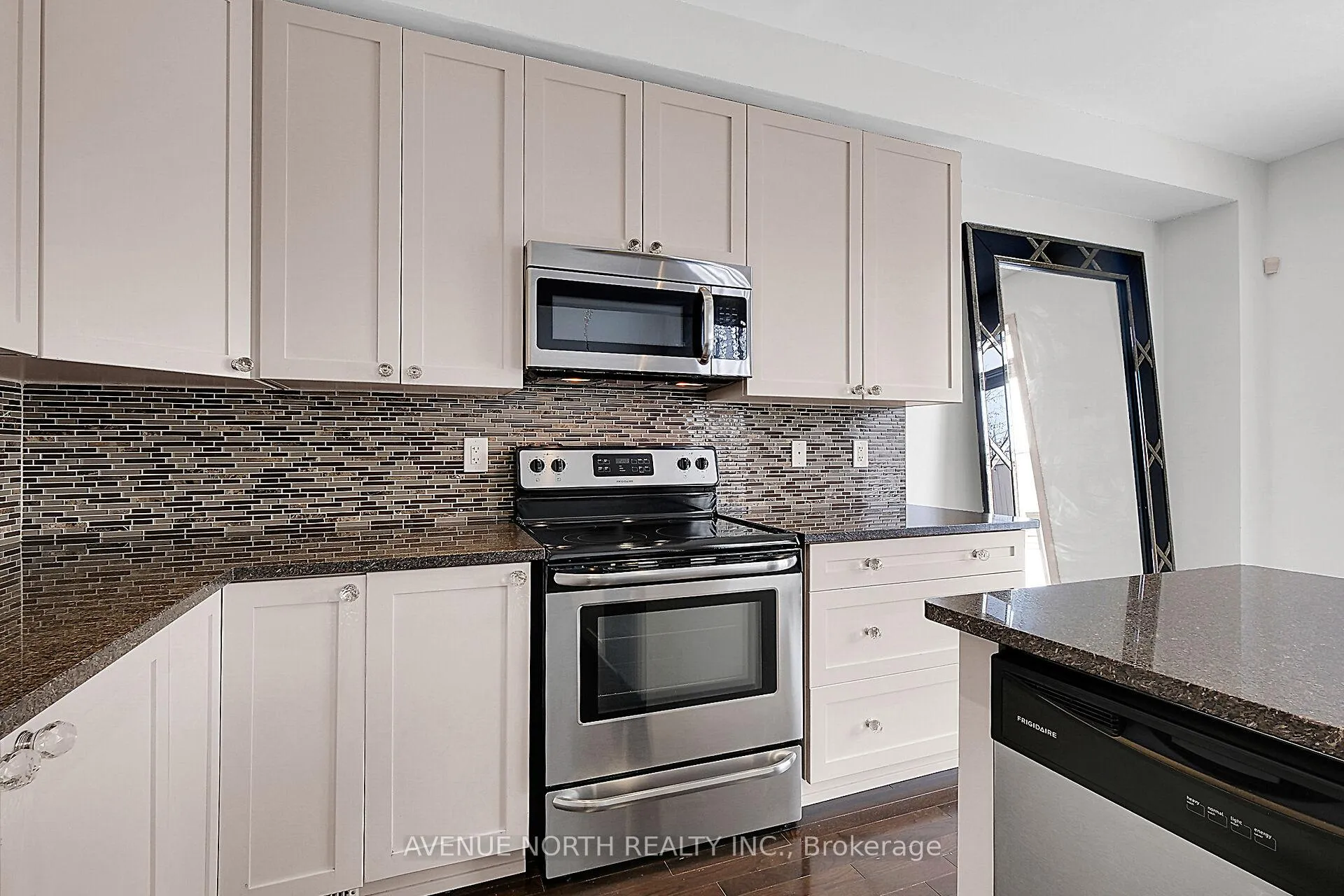 Photo 19 of 429 Dovehaven Street, Ottawa, Mer Bleue/Bradley Estates/Anderson Park — HOMEH