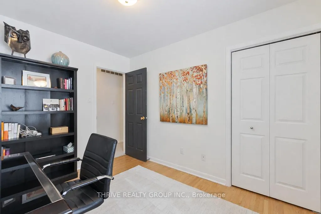 Photo 20 of 47 Compton Crescent, London, South R — HOMEH