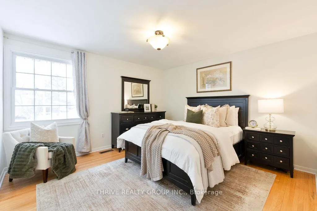 Photo 24 of 47 Compton Crescent, London, South R — HOMEH