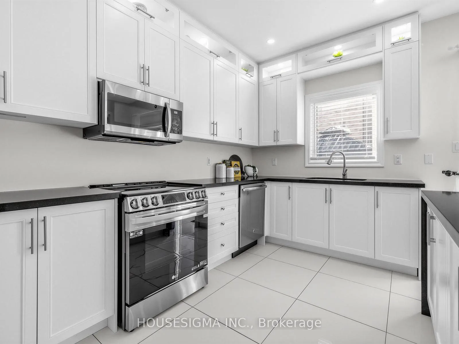 Photo 13 of 1278 Bardeau Street, Innisfil, Lefroy — HOMEH