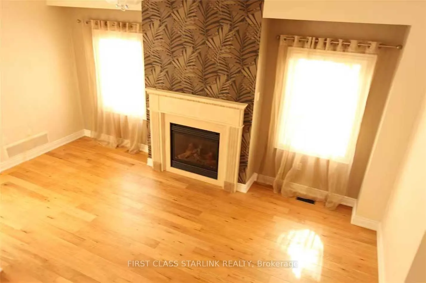 Photo 2 of 18 Spring Arbour Road, Vaughan, Patterson — HOMEH