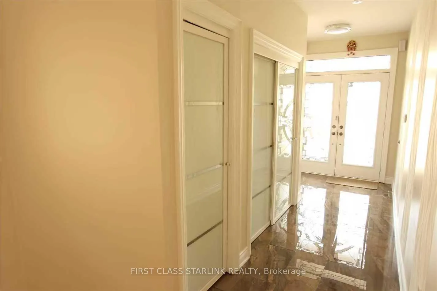 Photo 3 of 18 Spring Arbour Road, Vaughan, Patterson — HOMEH