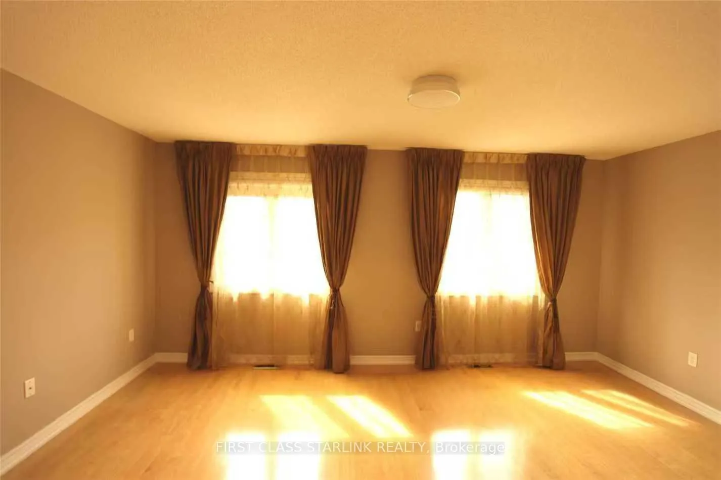 Photo 8 of 18 Spring Arbour Road, Vaughan, Patterson — HOMEH