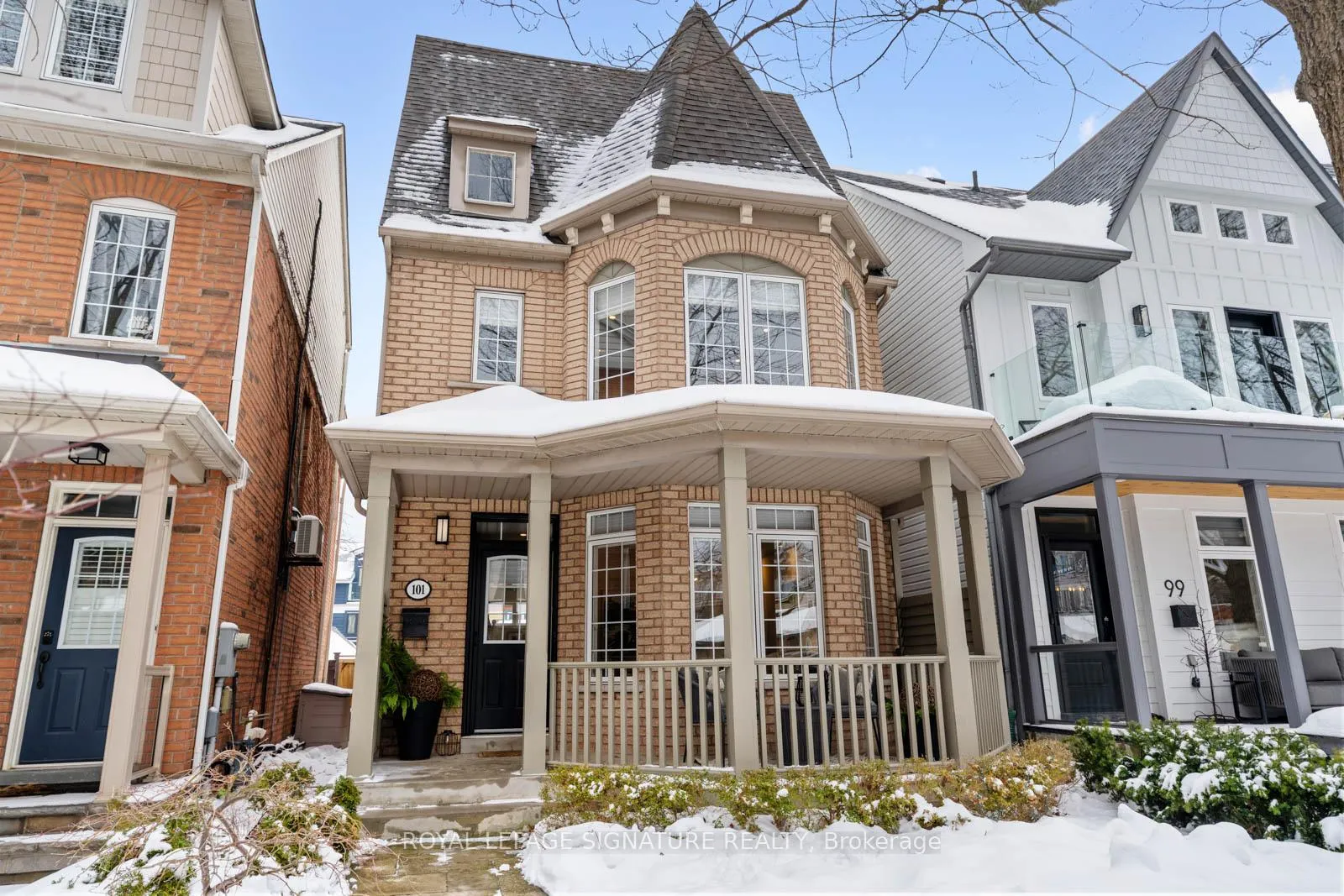 Photo 3 of 101 Boardwalk Drive, Toronto, The Beaches — HOMEH
