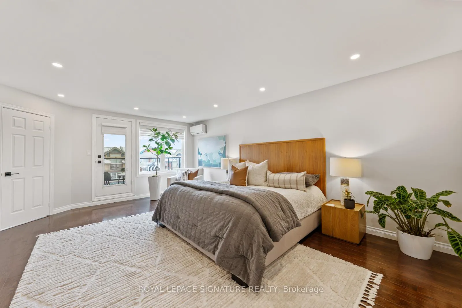Photo 31 of 101 Boardwalk Drive, Toronto, The Beaches — HOMEH
