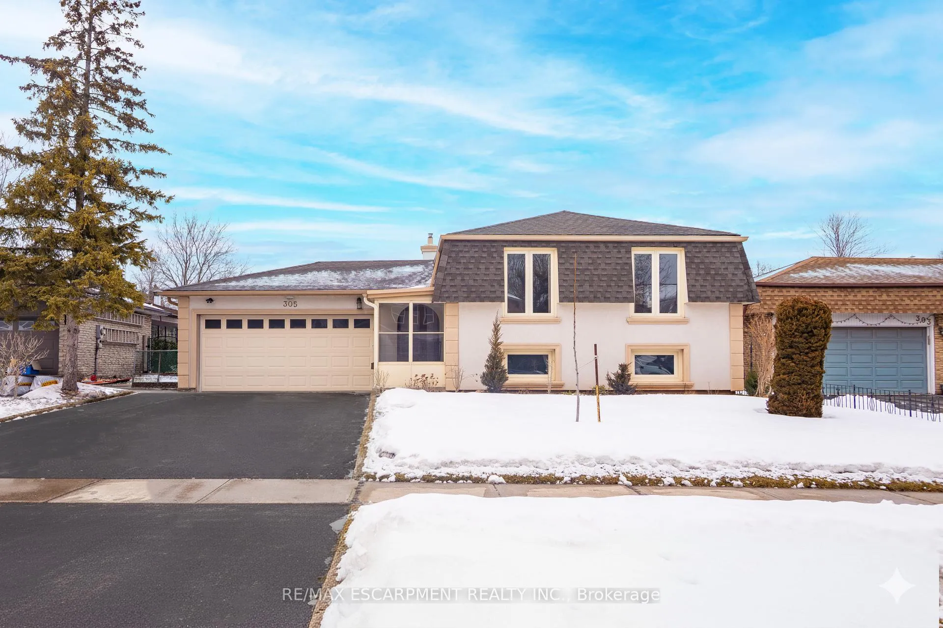Front of 305 Pinegrove Road
