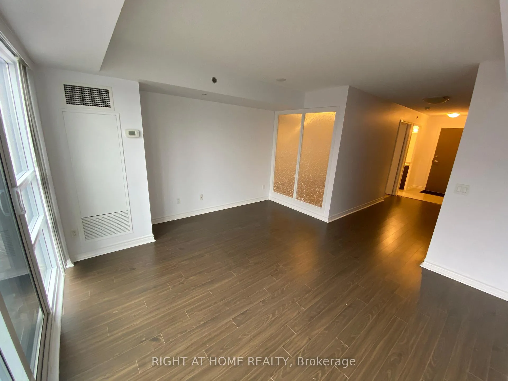 Photo 5 of Unit 820, 35 Saranac Boulevard, Toronto, Englemount-Lawrence — HOMEH