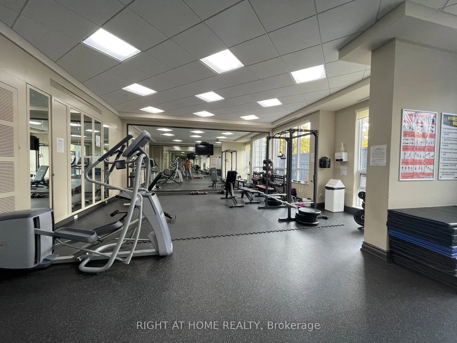 Photo 13 of Unit 820, 35 Saranac Boulevard, Toronto, Englemount-Lawrence — HOMEH