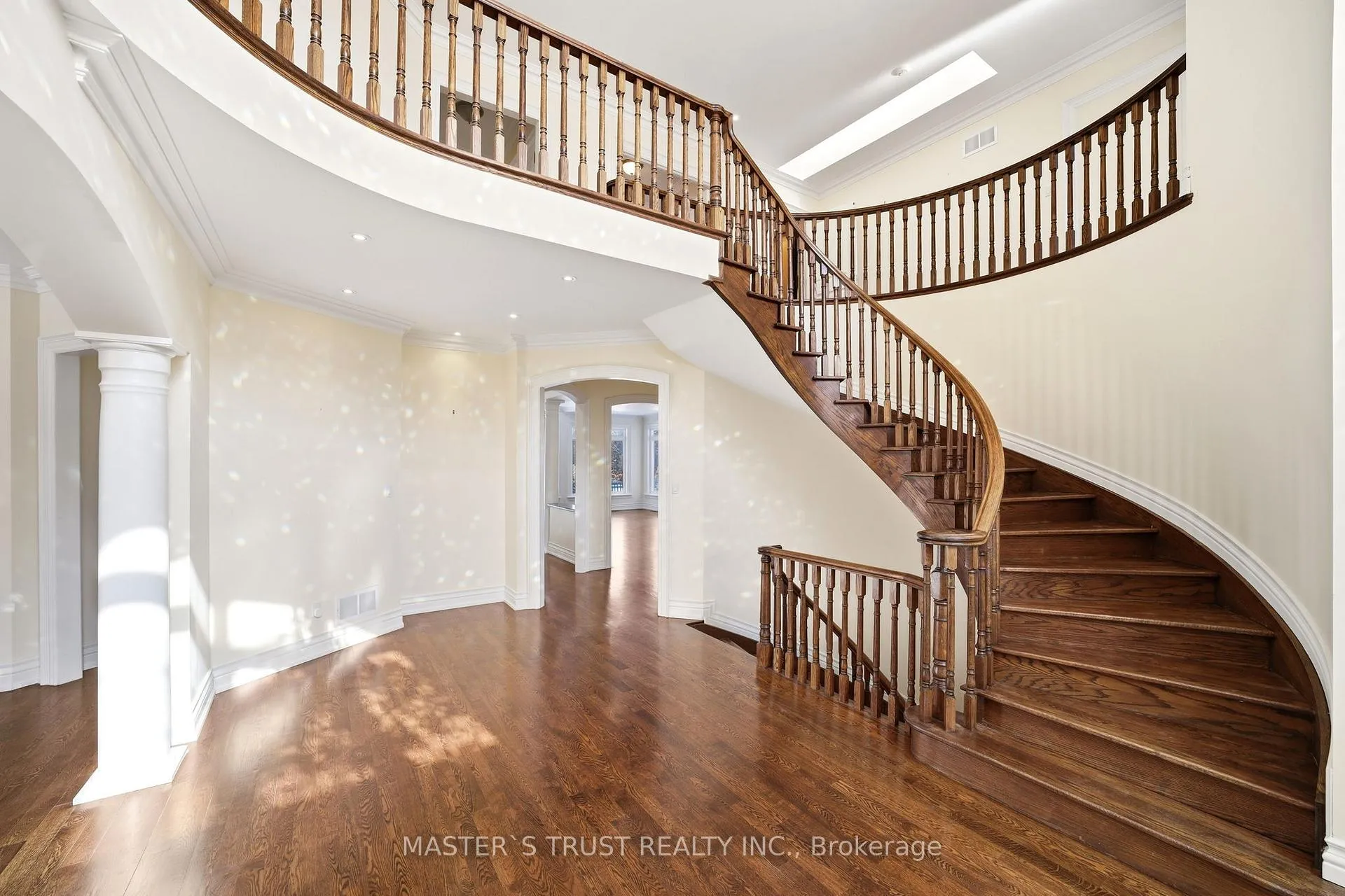 Photo 3 of 88 Elgin Street, Markham, Thornhill — HOMEH