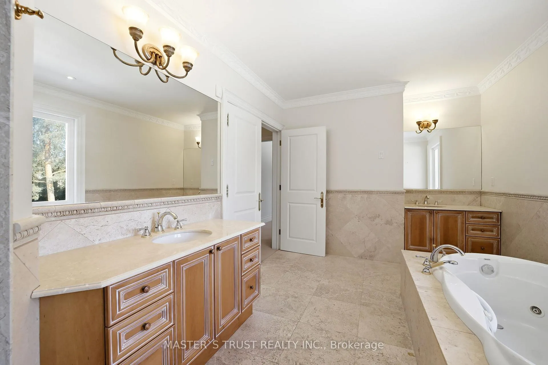 Photo 19 of 88 Elgin Street, Markham, Thornhill — HOMEH