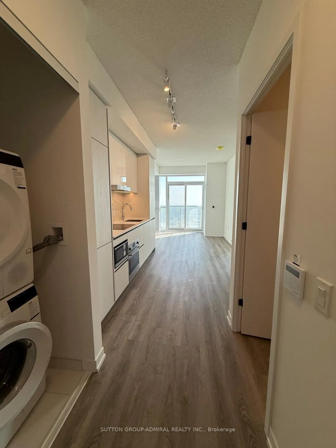 Photo 6 of Unit 5711, 8 Interchange Way, Vaughan, Vaughan Corporate Centre — HOMEH