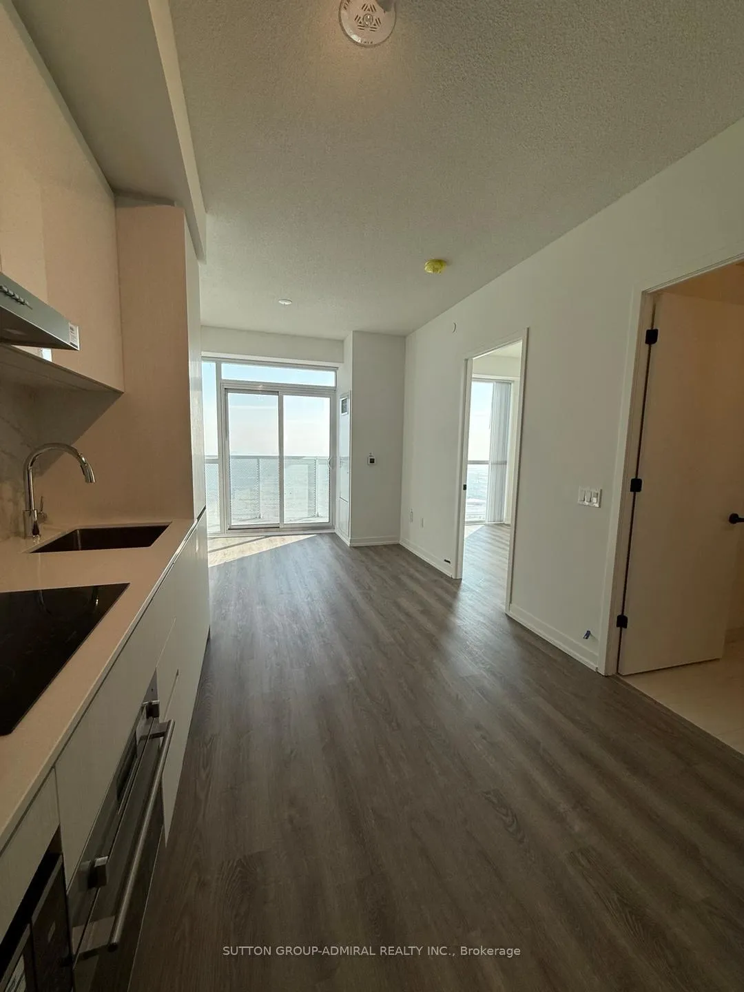 Photo 7 of Unit 5711, 8 Interchange Way, Vaughan, Vaughan Corporate Centre — HOMEH