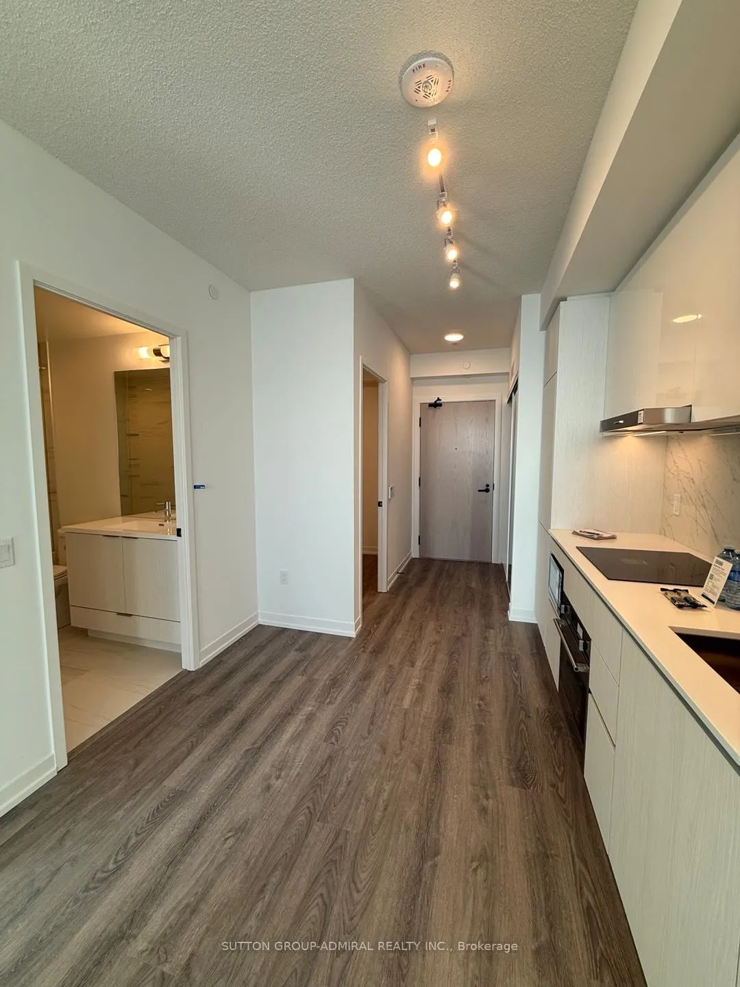 Photo 8 of Unit 5711, 8 Interchange Way, Vaughan, Vaughan Corporate Centre — HOMEH