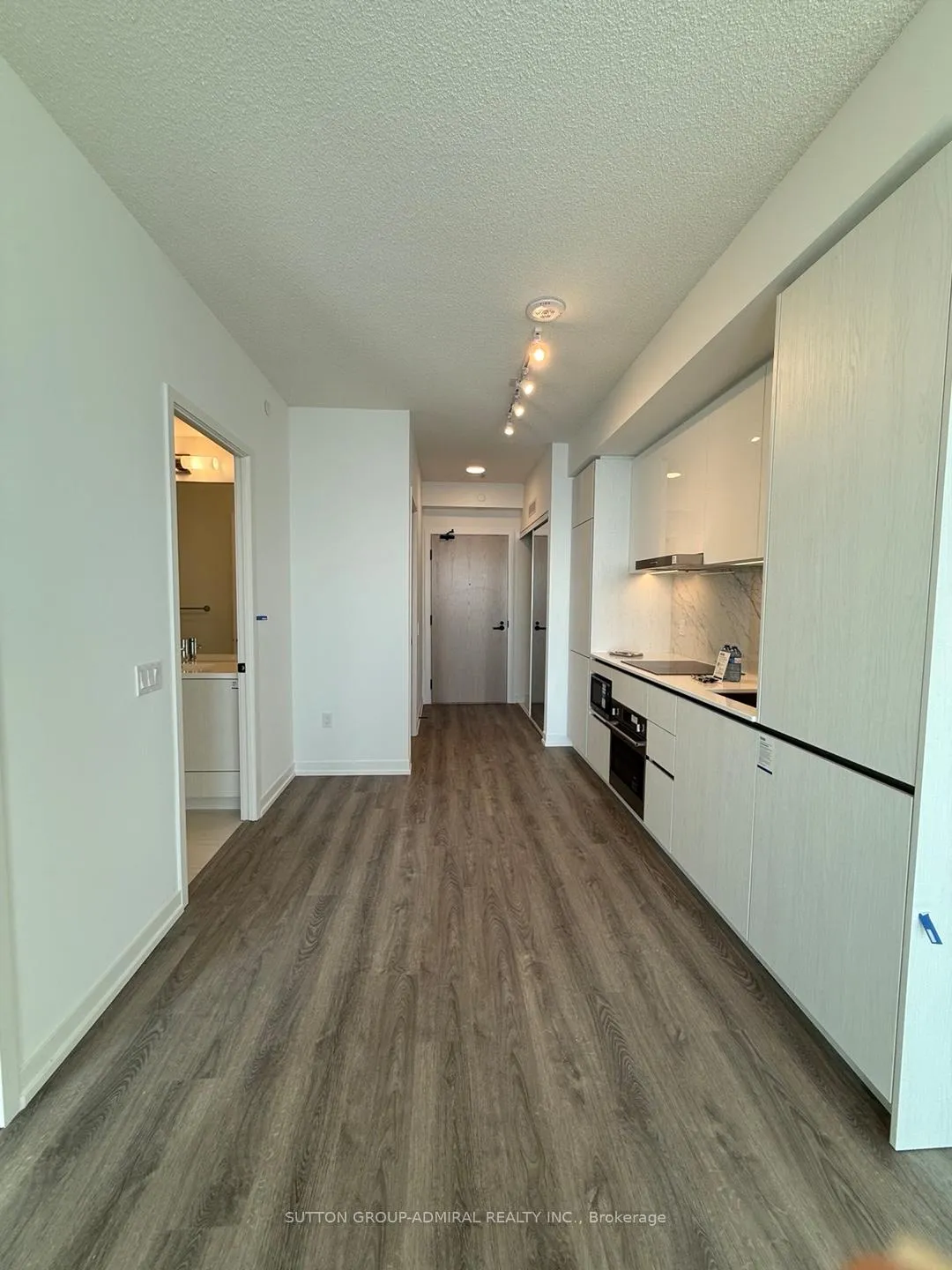 Photo 9 of Unit 5711, 8 Interchange Way, Vaughan, Vaughan Corporate Centre — HOMEH