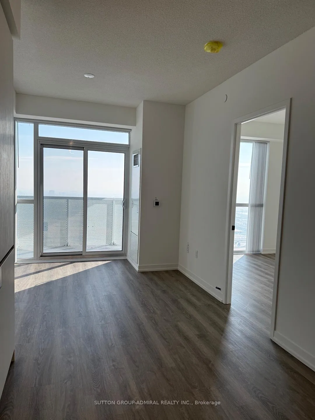 Photo 11 of Unit 5711, 8 Interchange Way, Vaughan, Vaughan Corporate Centre — HOMEH
