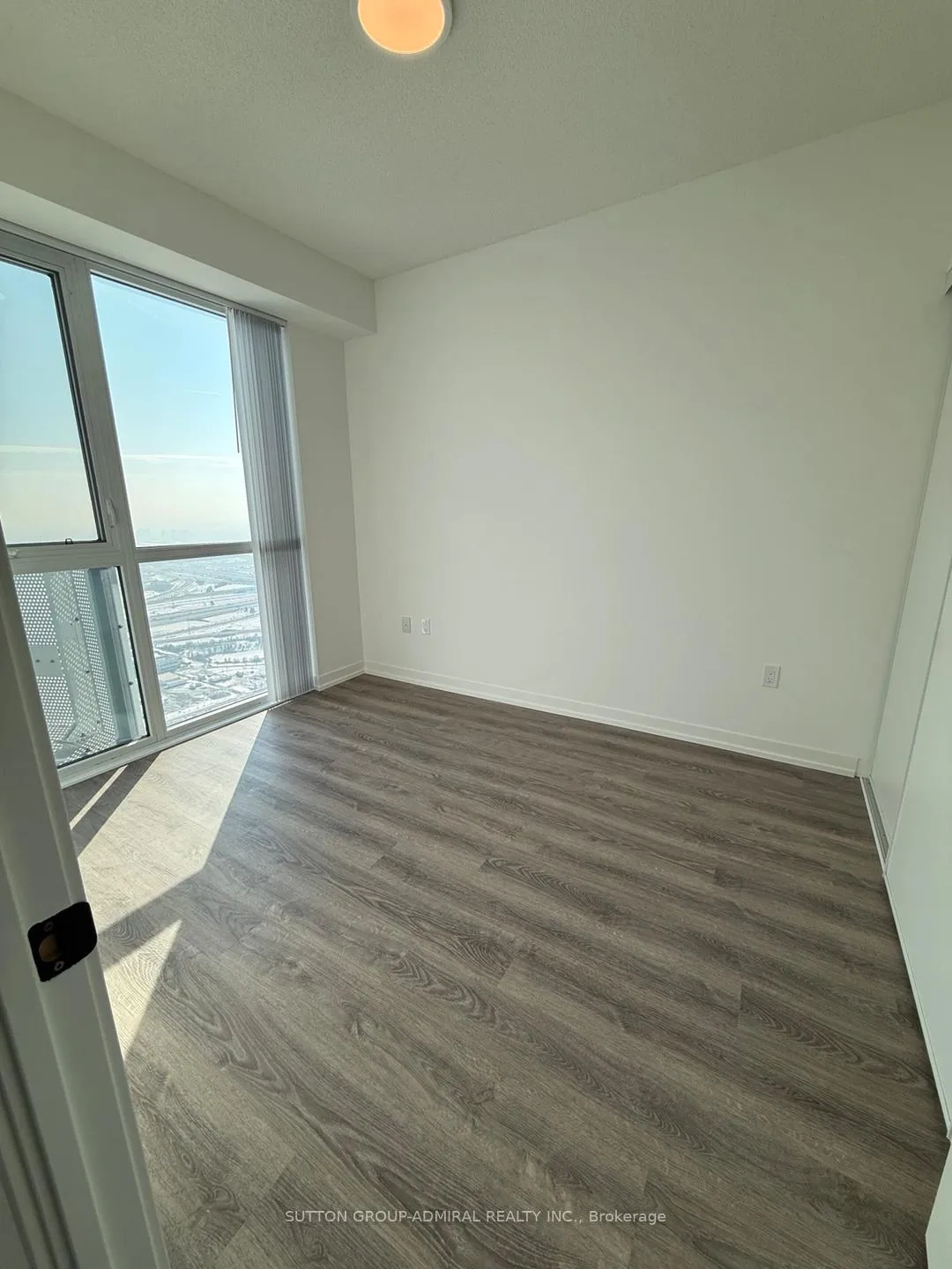 Photo 12 of Unit 5711, 8 Interchange Way, Vaughan, Vaughan Corporate Centre — HOMEH