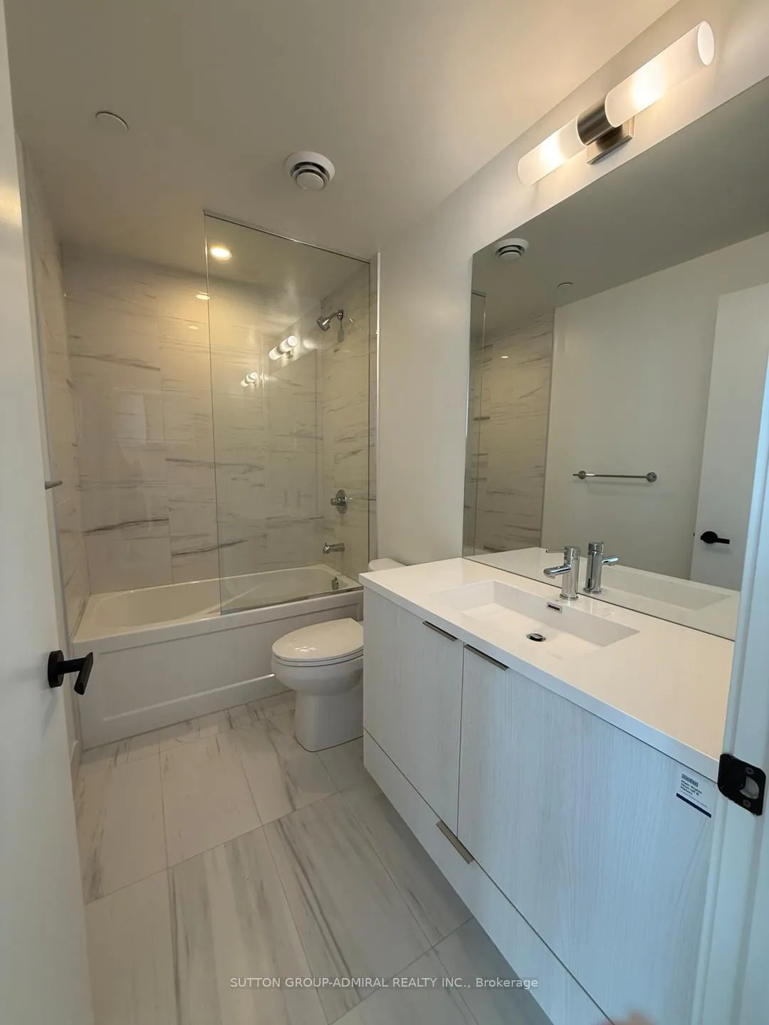 Photo 15 of Unit 5711, 8 Interchange Way, Vaughan, Vaughan Corporate Centre — HOMEH
