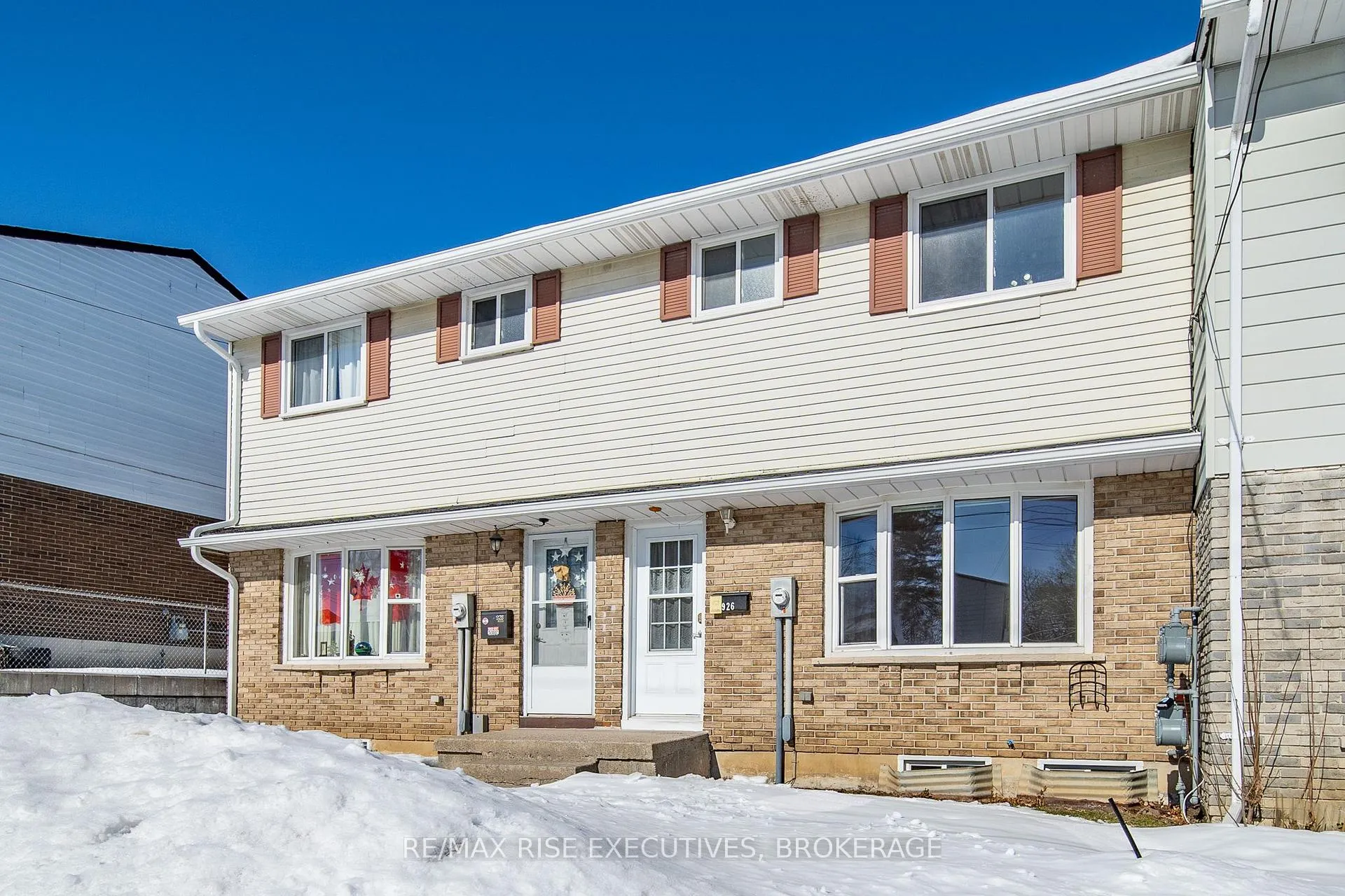 Photo 2 of 926 Amberdale Crescent, Kingston, South of Taylor-Kidd Blvd — HOMEH