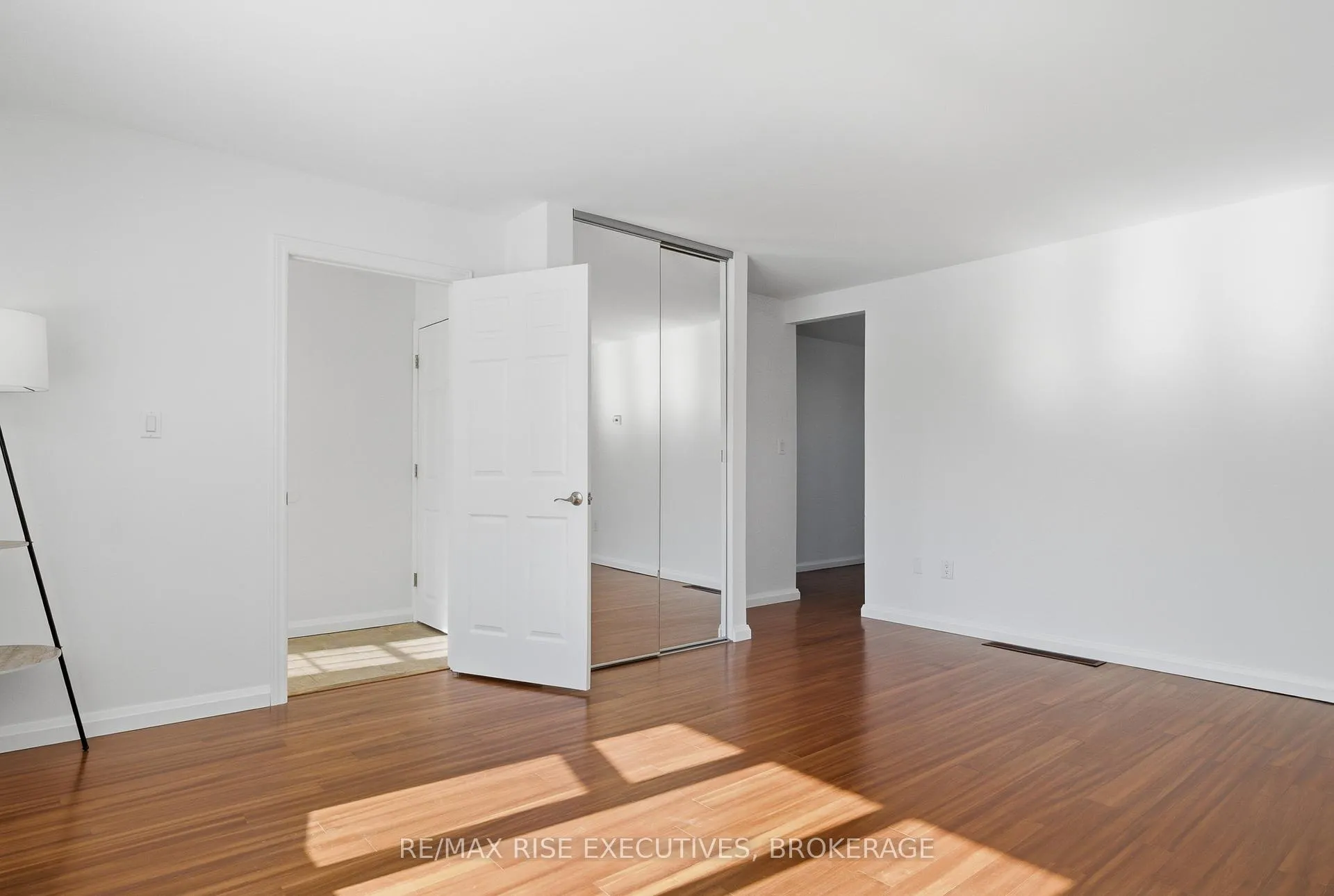 Photo 7 of 926 Amberdale Crescent, Kingston, South of Taylor-Kidd Blvd — HOMEH