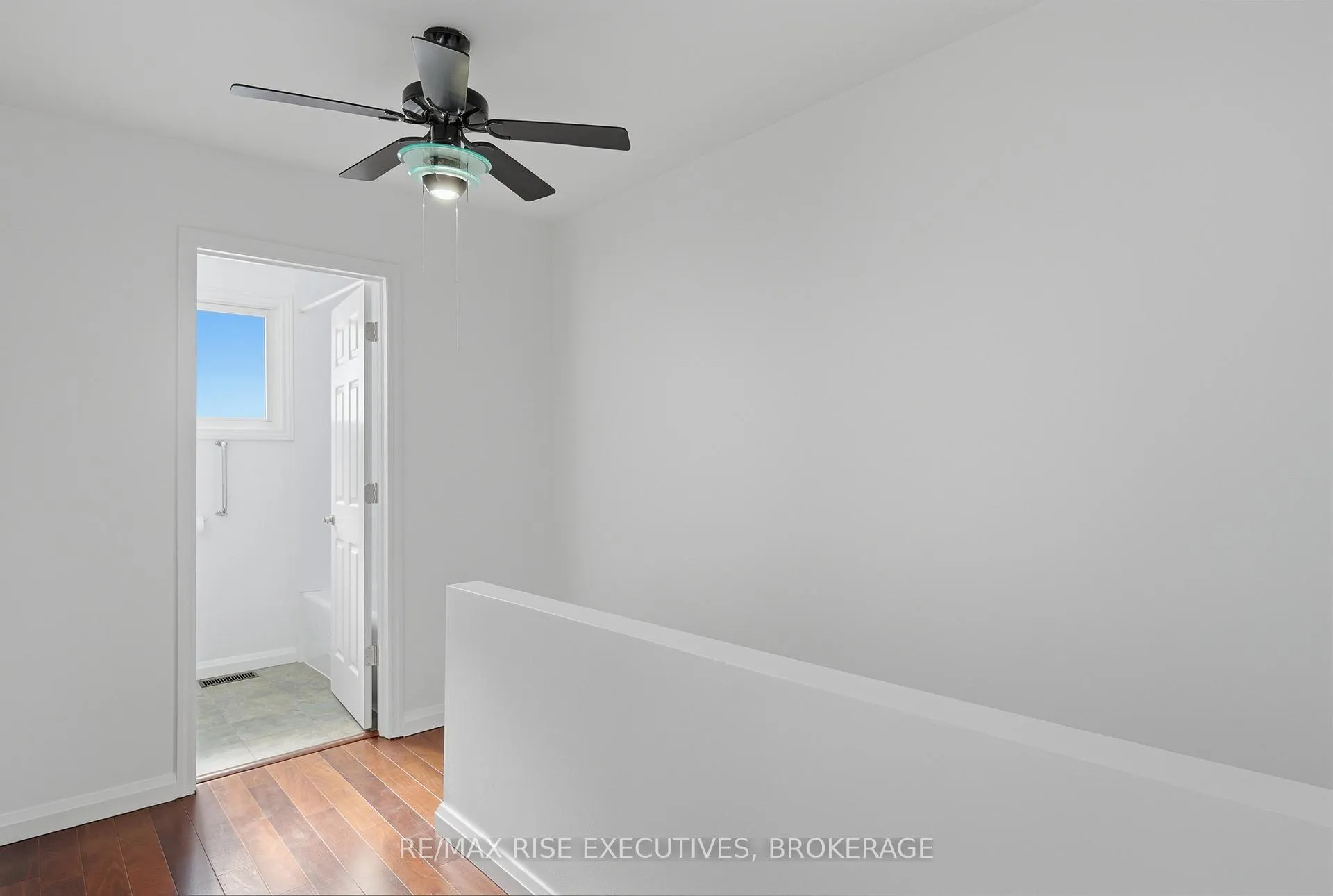 Photo 16 of 926 Amberdale Crescent, Kingston, South of Taylor-Kidd Blvd — HOMEH