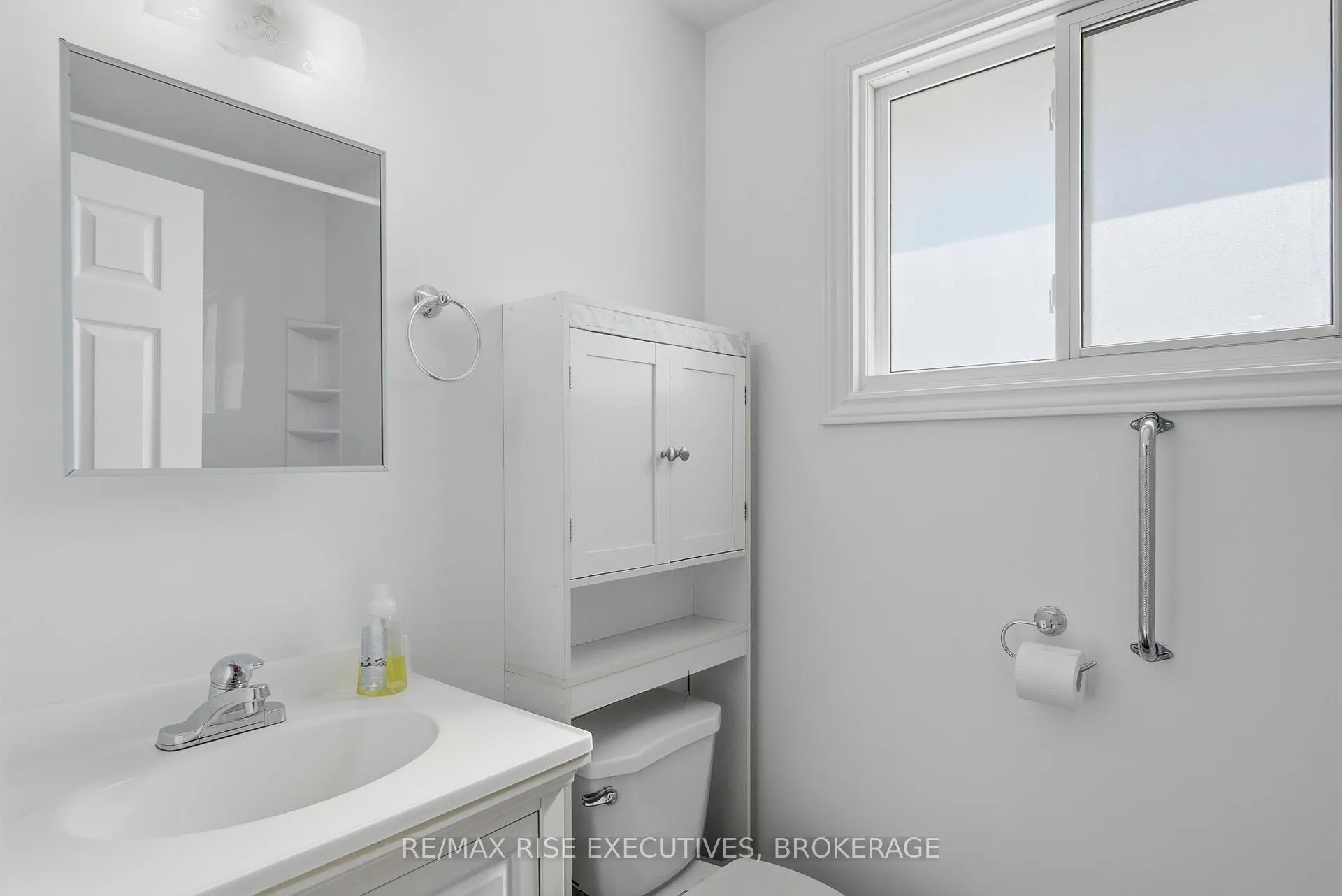 Photo 19 of 926 Amberdale Crescent, Kingston, South of Taylor-Kidd Blvd — HOMEH