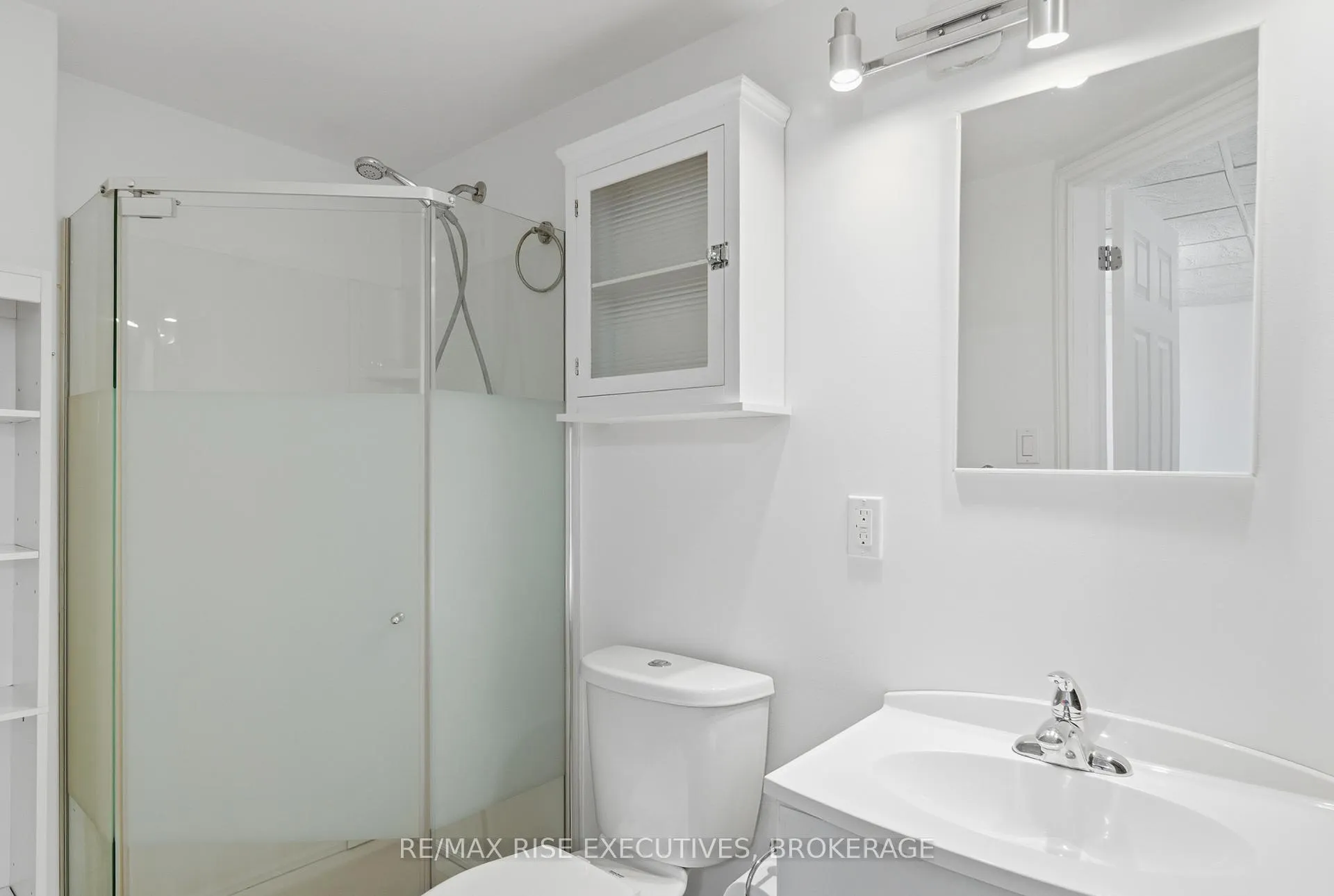 Photo 31 of 926 Amberdale Crescent, Kingston, South of Taylor-Kidd Blvd — HOMEH